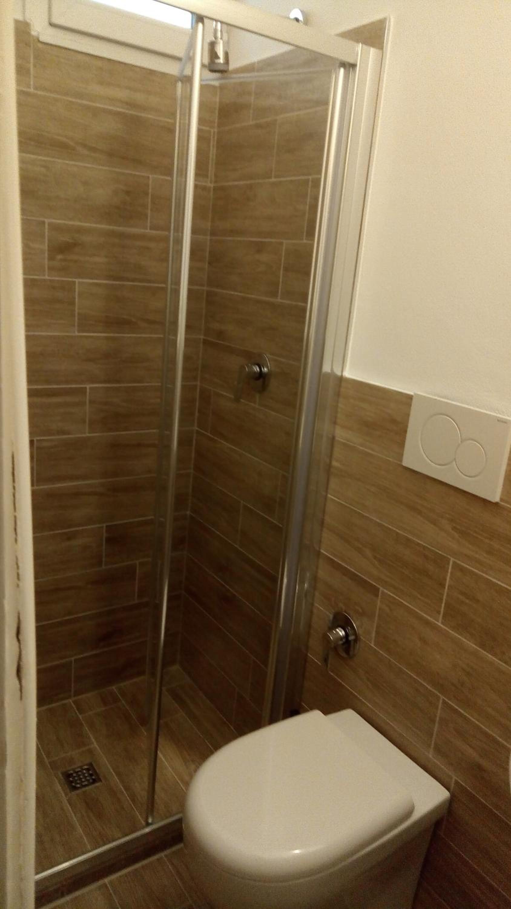 Double or Twin Room with Bathroom - Photo 2