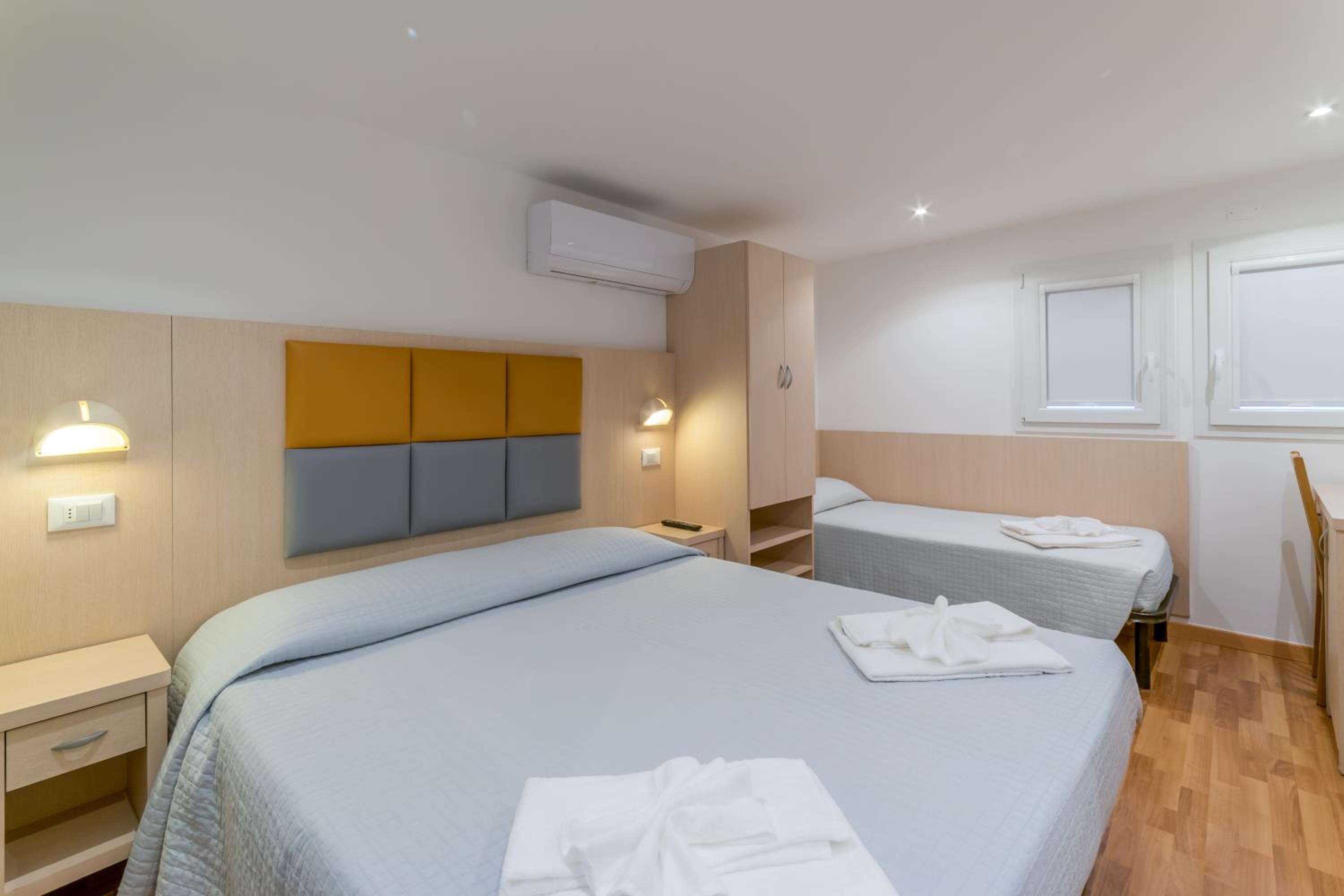 Triple Room - Photo 7