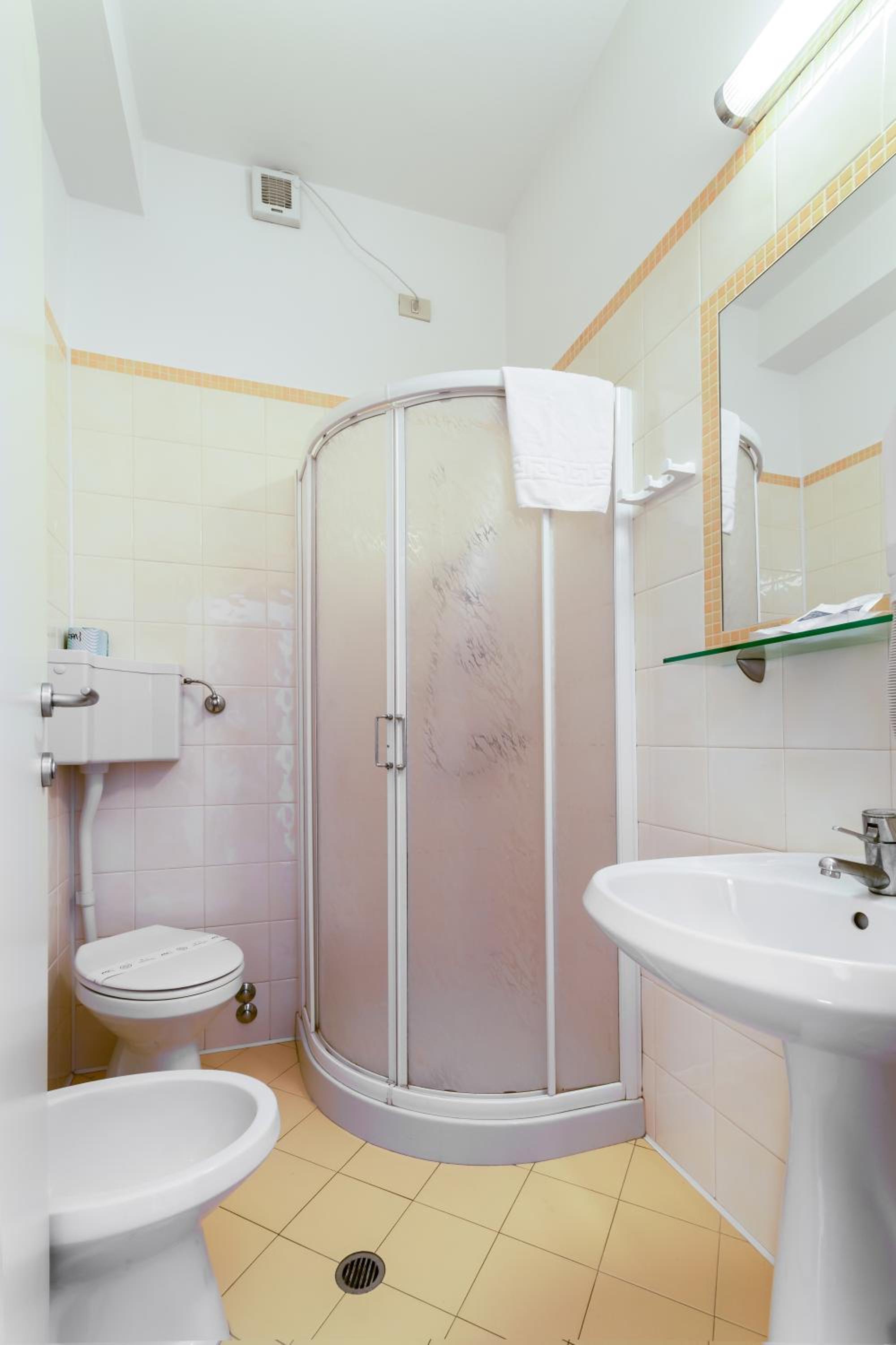Triple Room - Photo 3