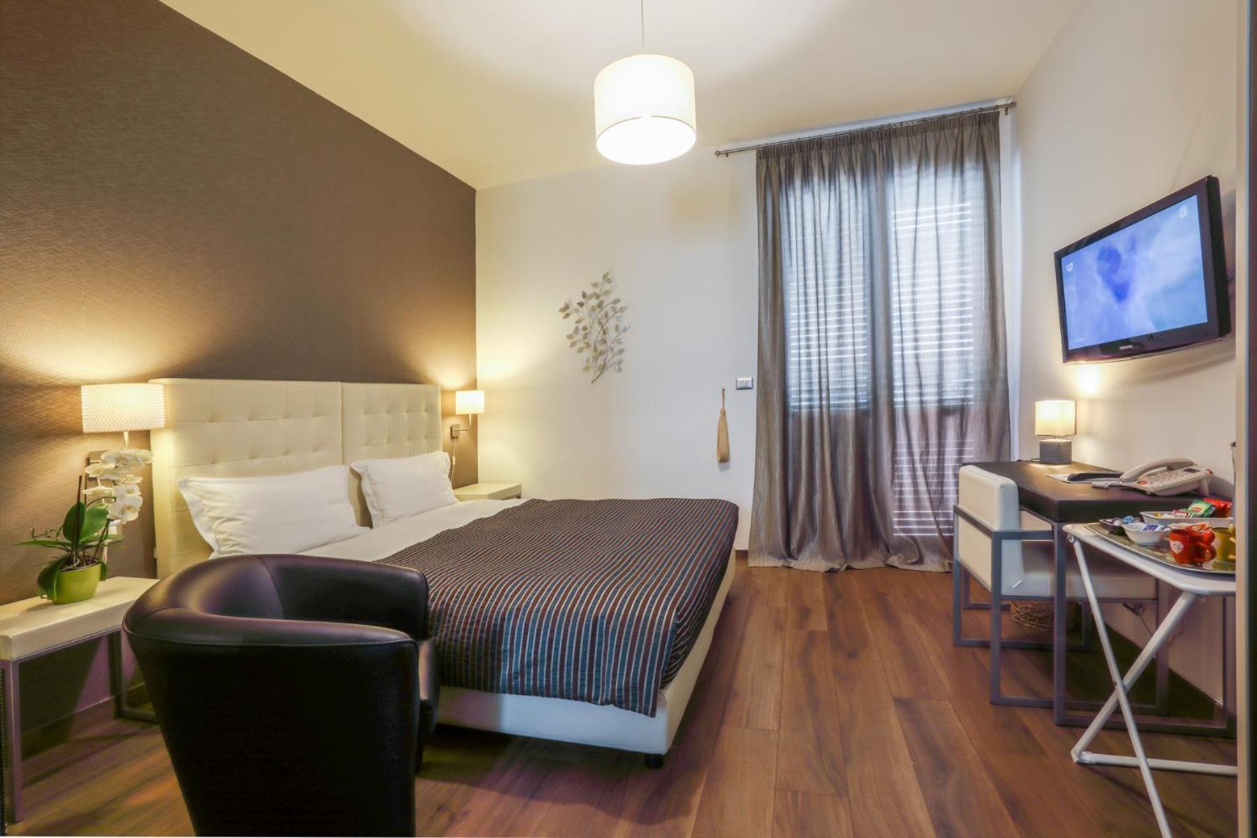 Superior Double or Twin Room with City View photo 1