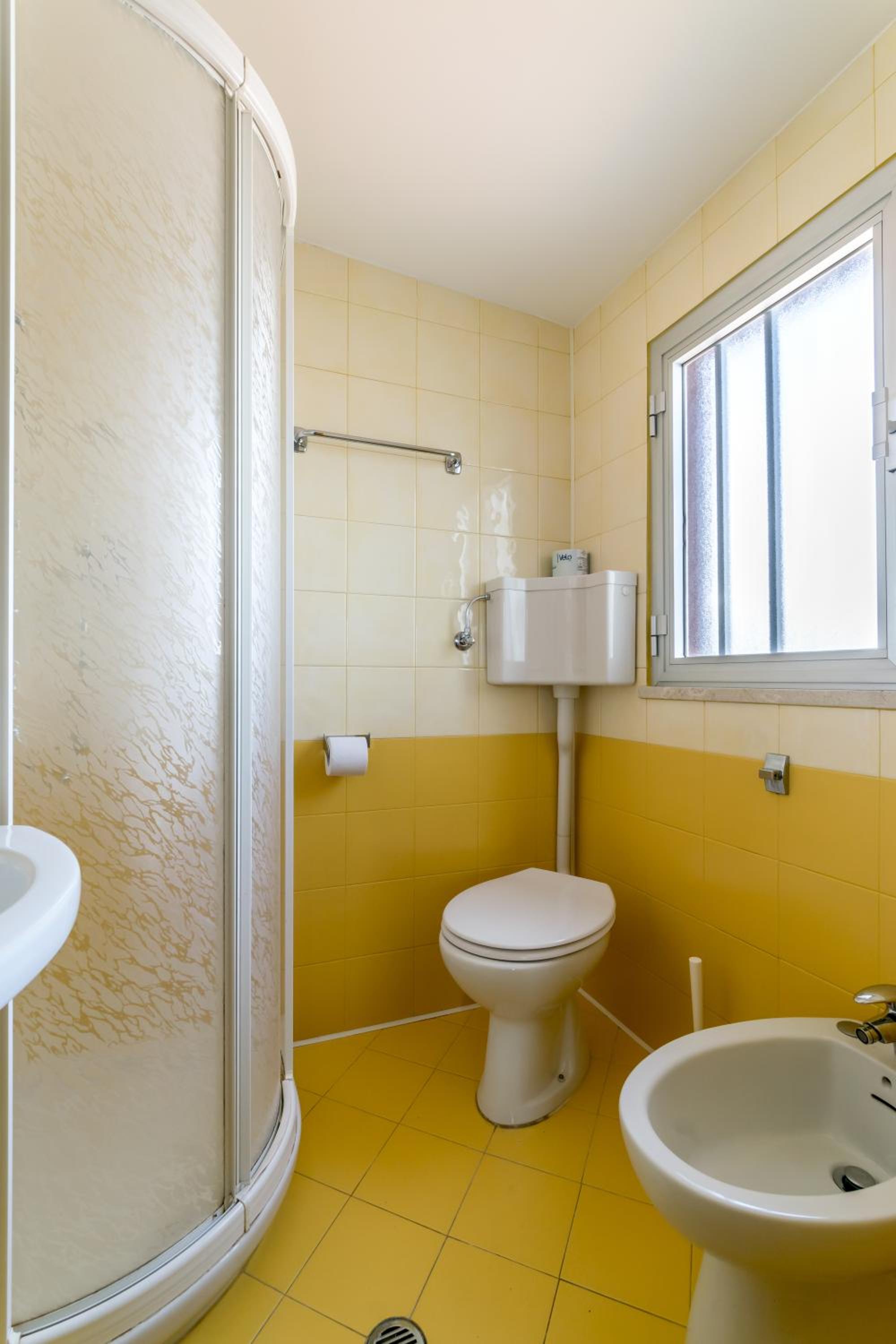 Triple Room - Photo 12