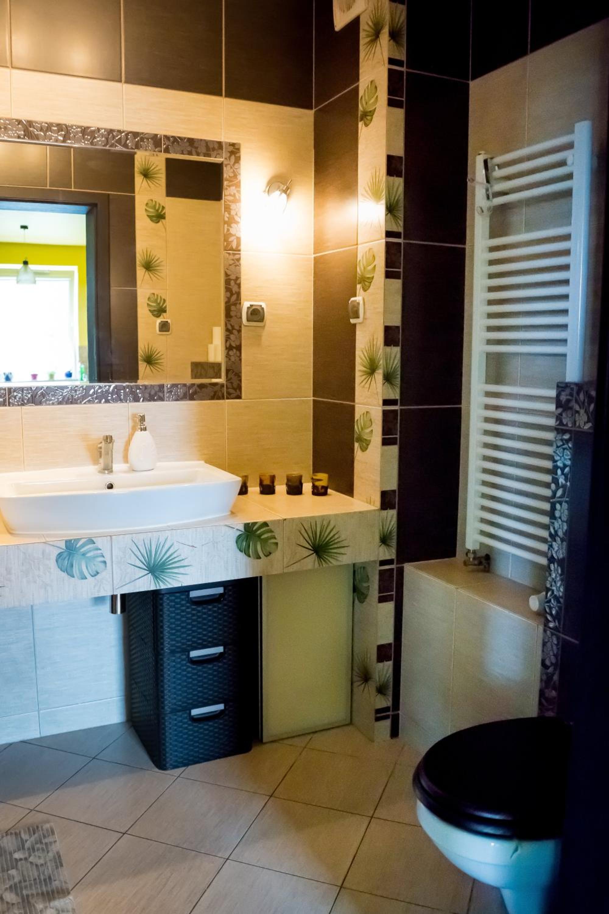 Apartment with Balcony - Photo 6
