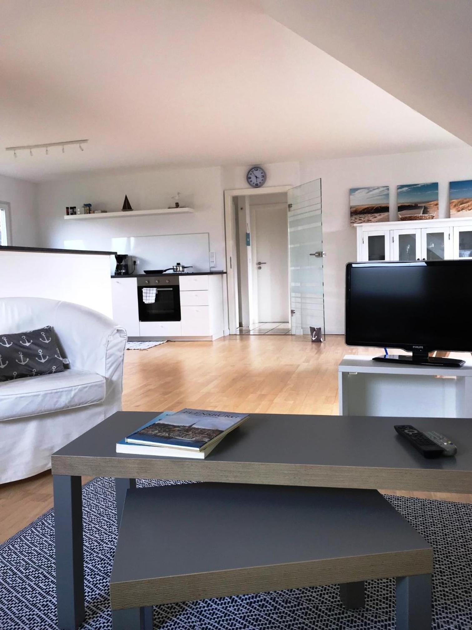 One-Bedroom Apartment photo 1