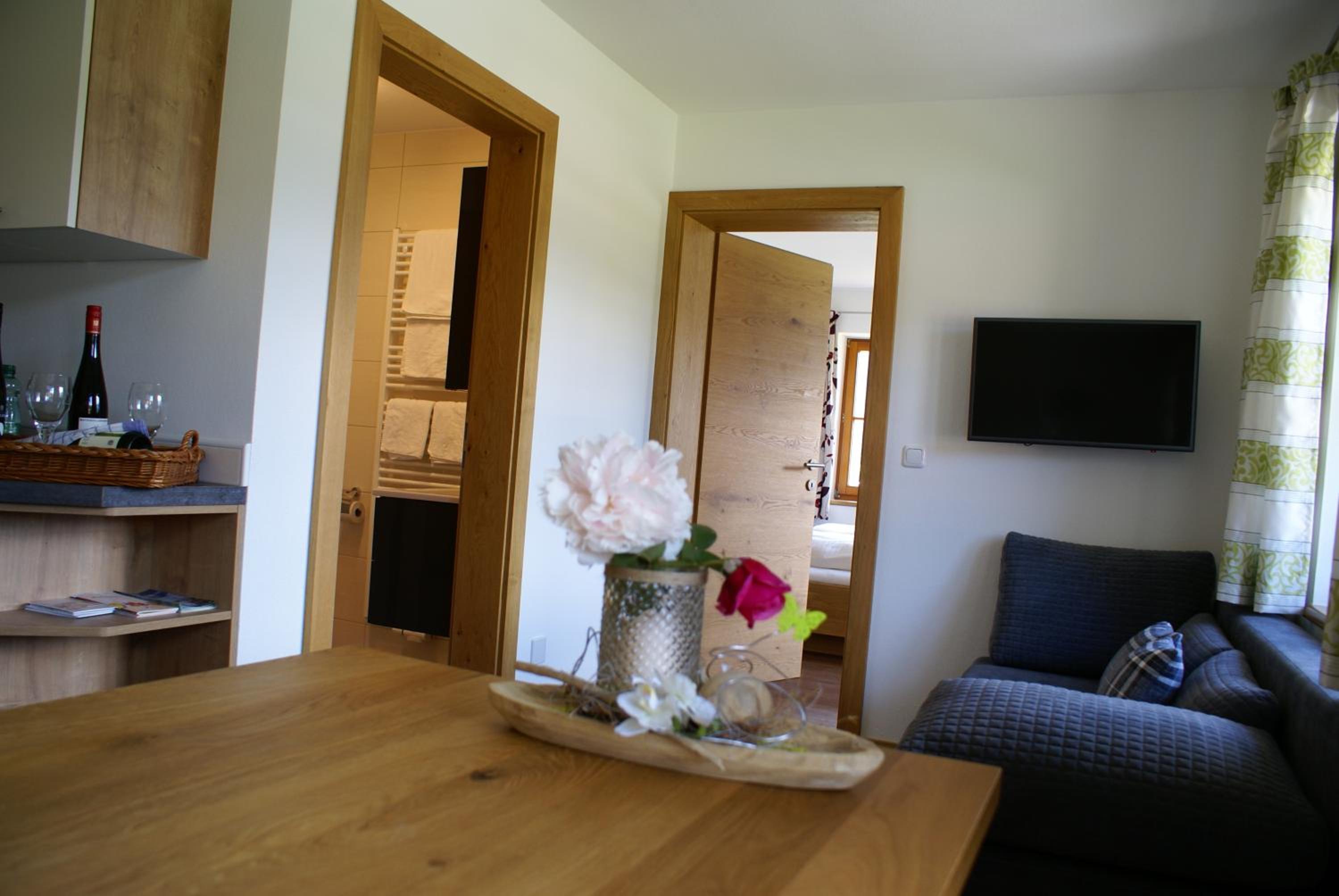 One-Bedroom Apartment photo 1