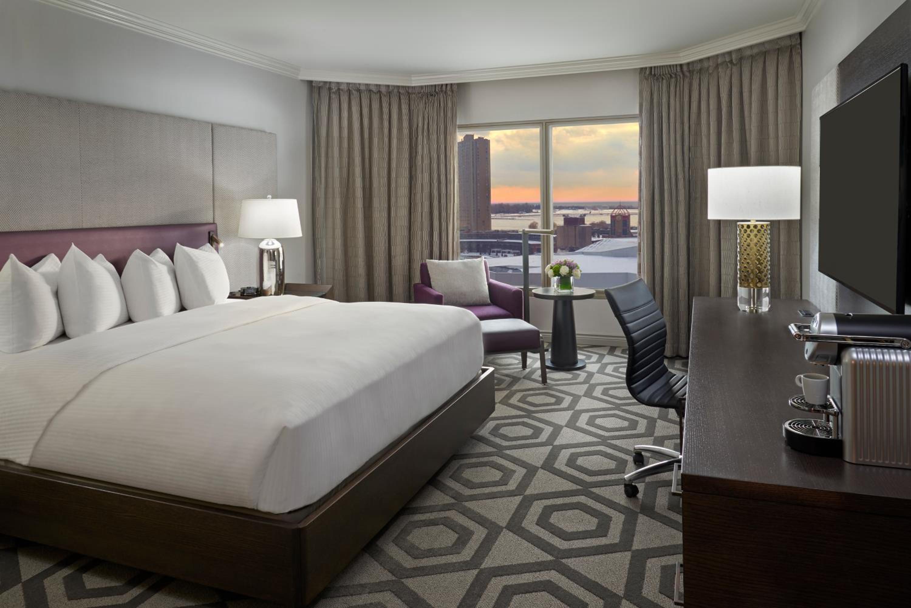 Premium King Room - Club Lounge Access - Photo 1