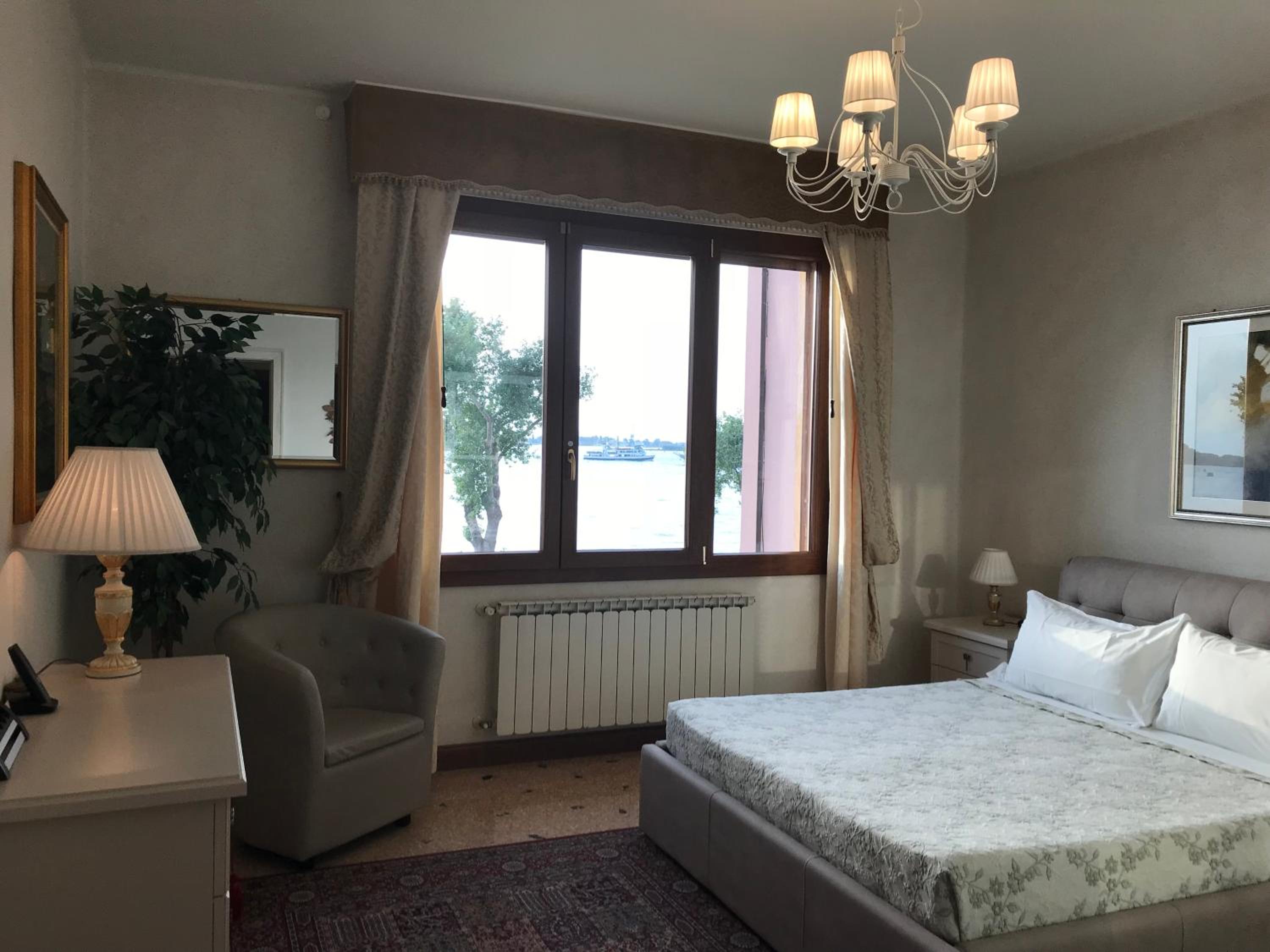 One-Bedroom Apartment with Lagoon View