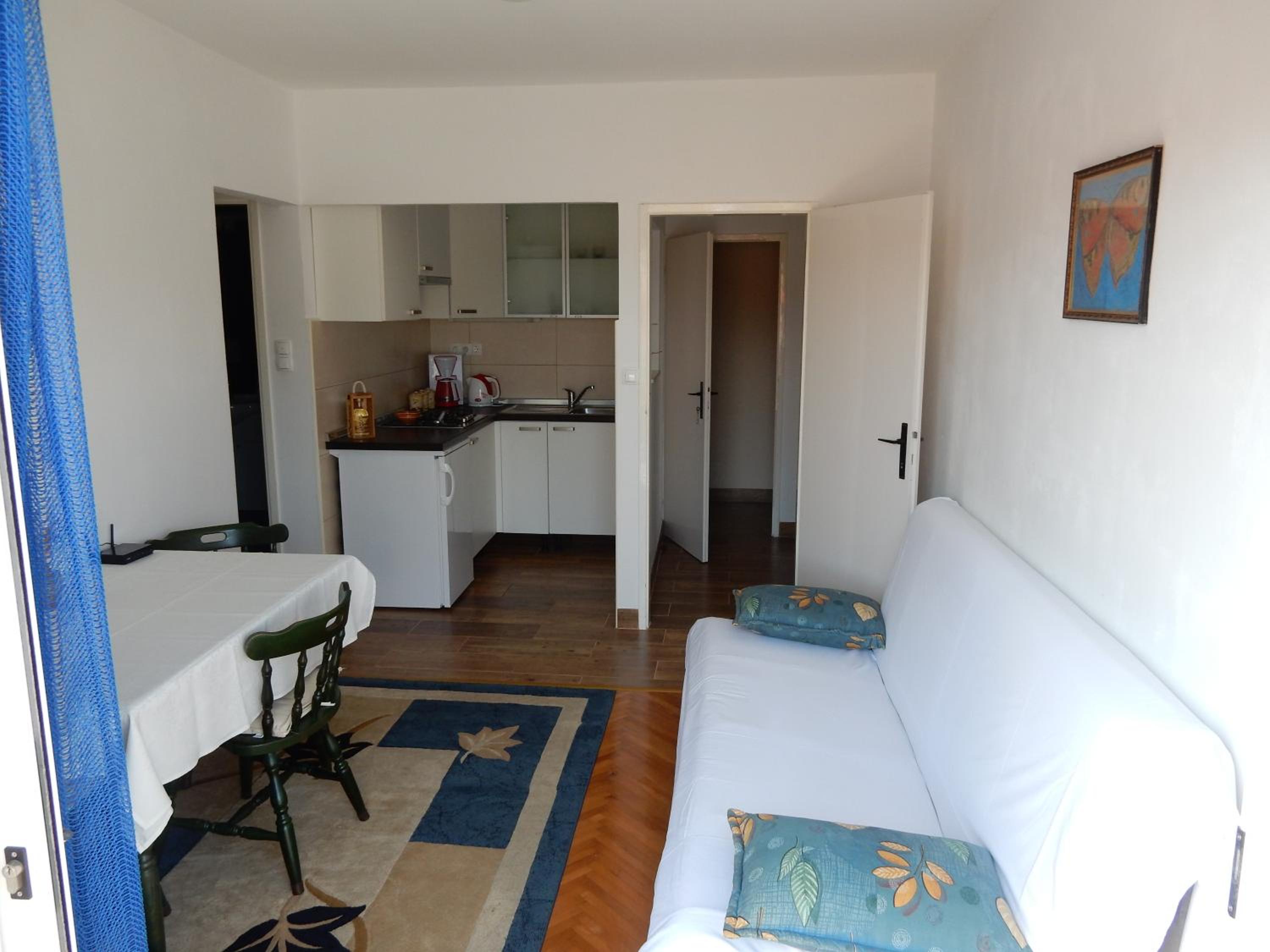 One-Bedroom Apartment photo 3