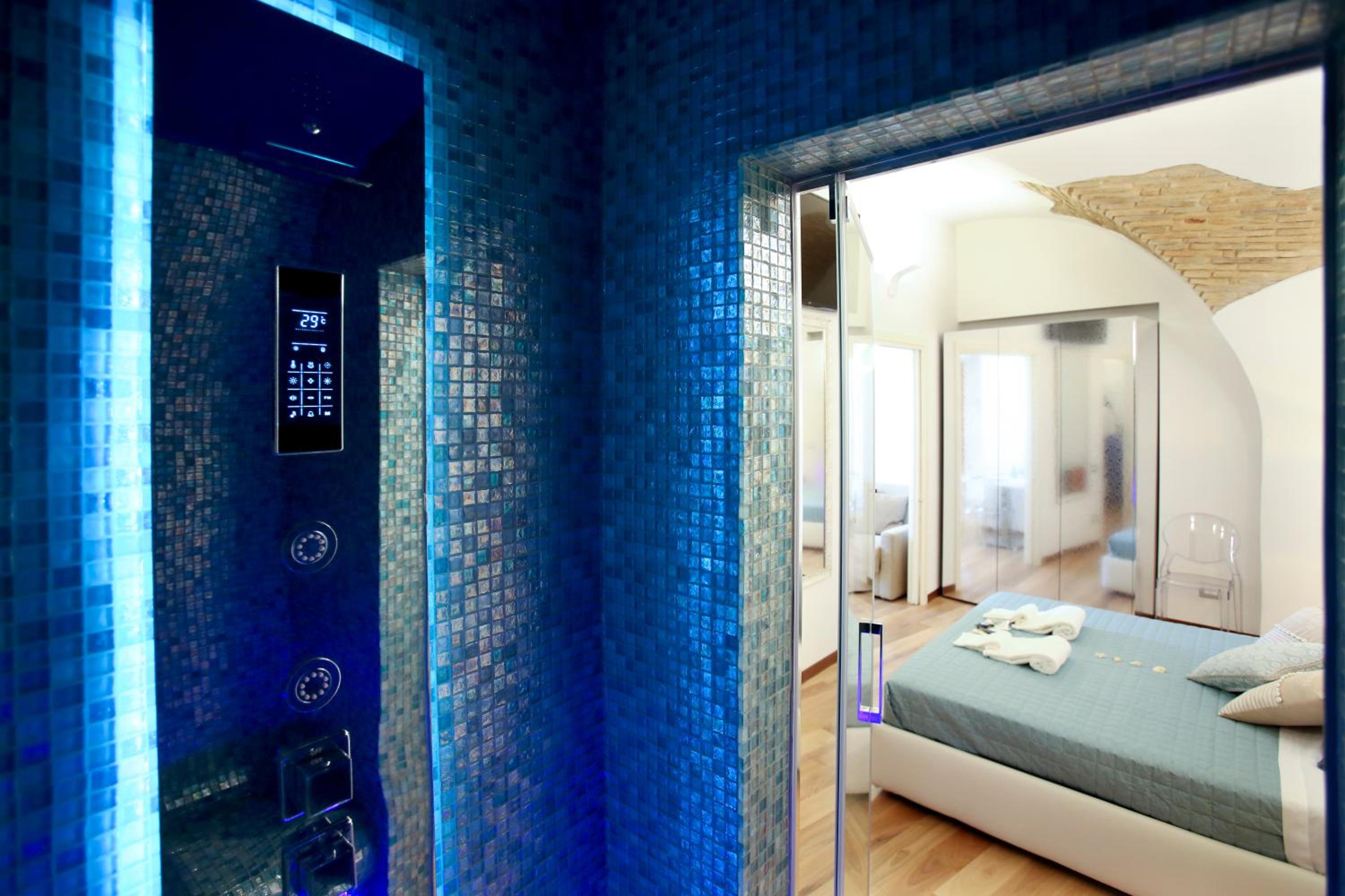 Deluxe Suite with Sea View photo 1