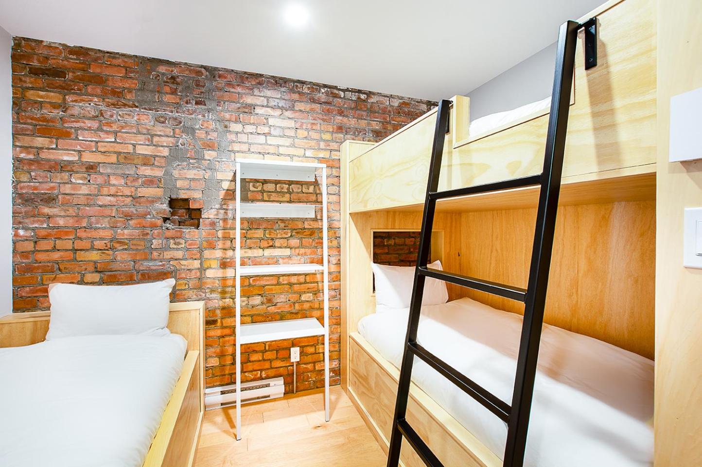Three-Bedroom Apartment - SP302 with Castle View