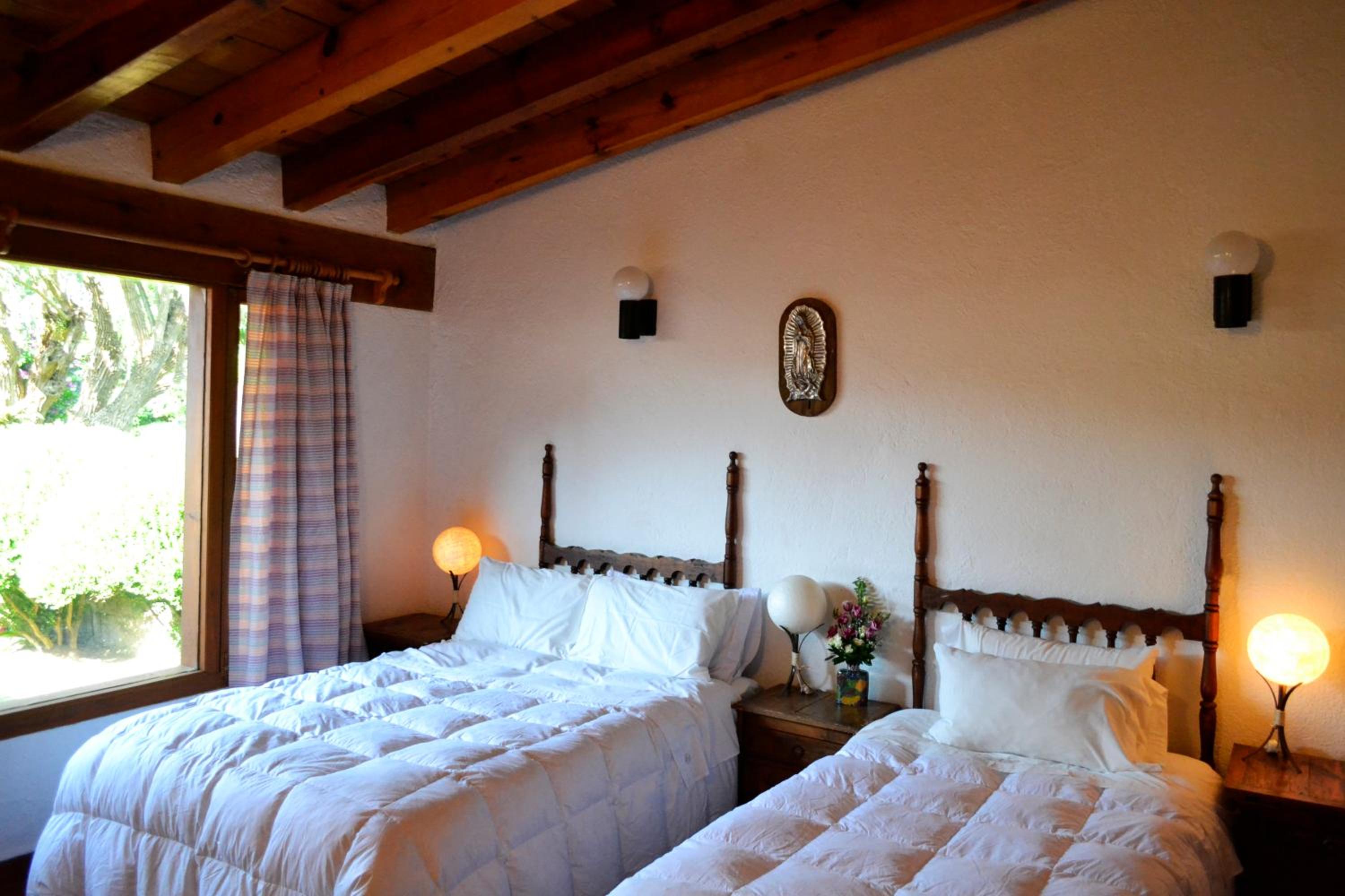 Deluxe Double Room (2 Adults + 1 Child)