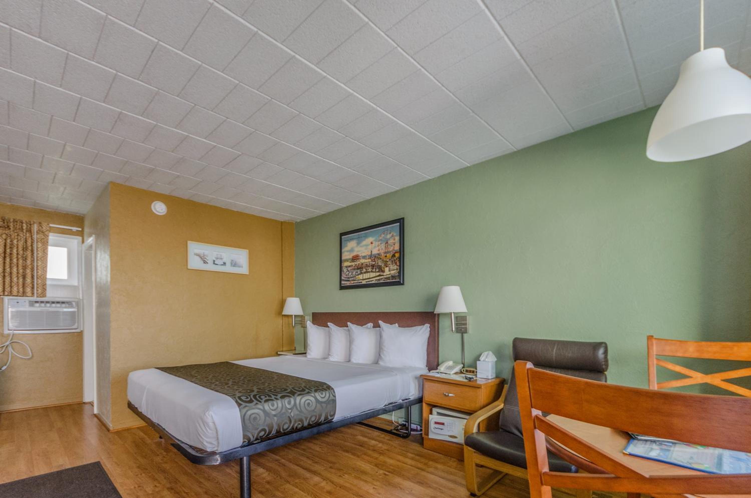 Deluxe King Room photo 1