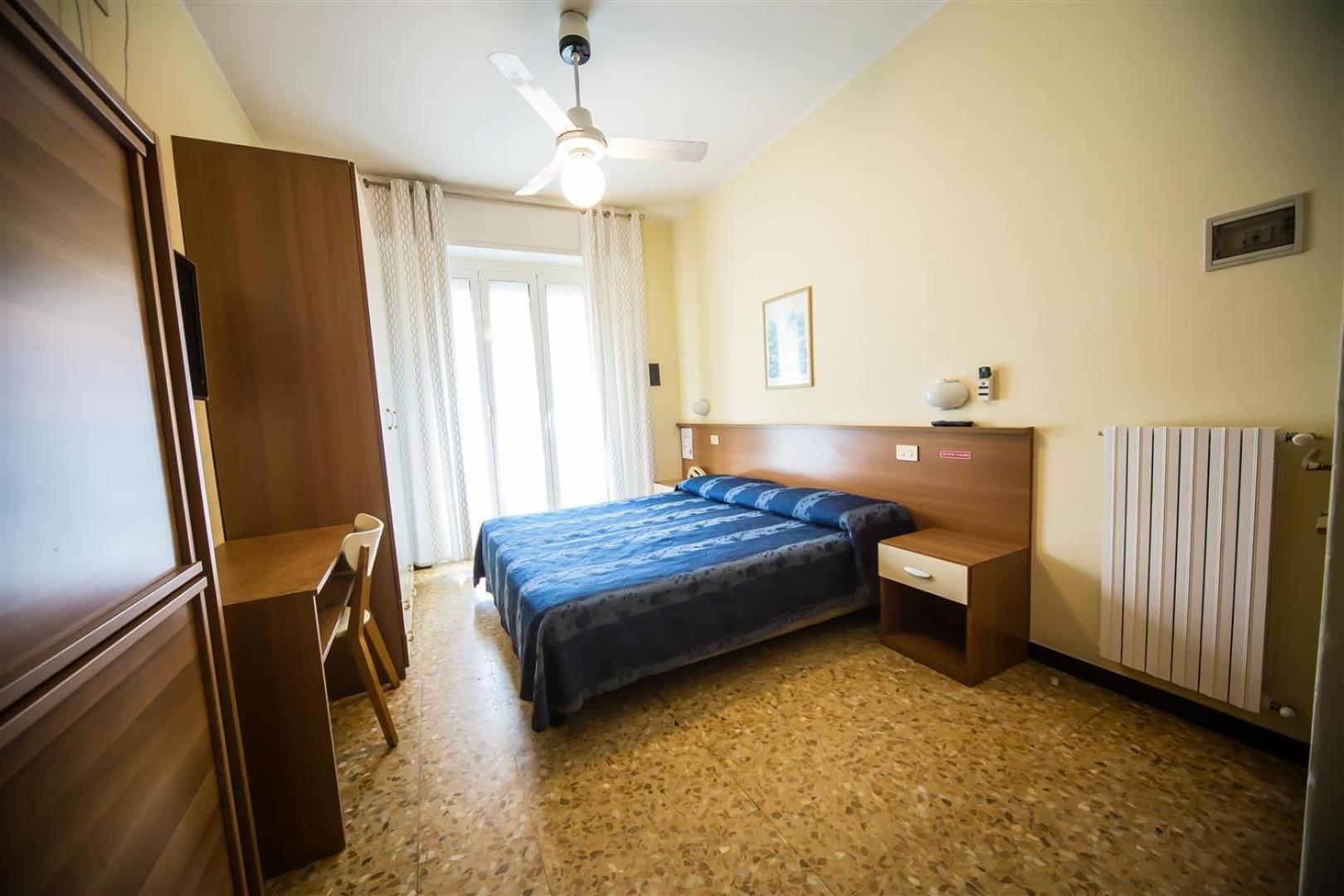 Quadruple Room with Balcony - Photo 3