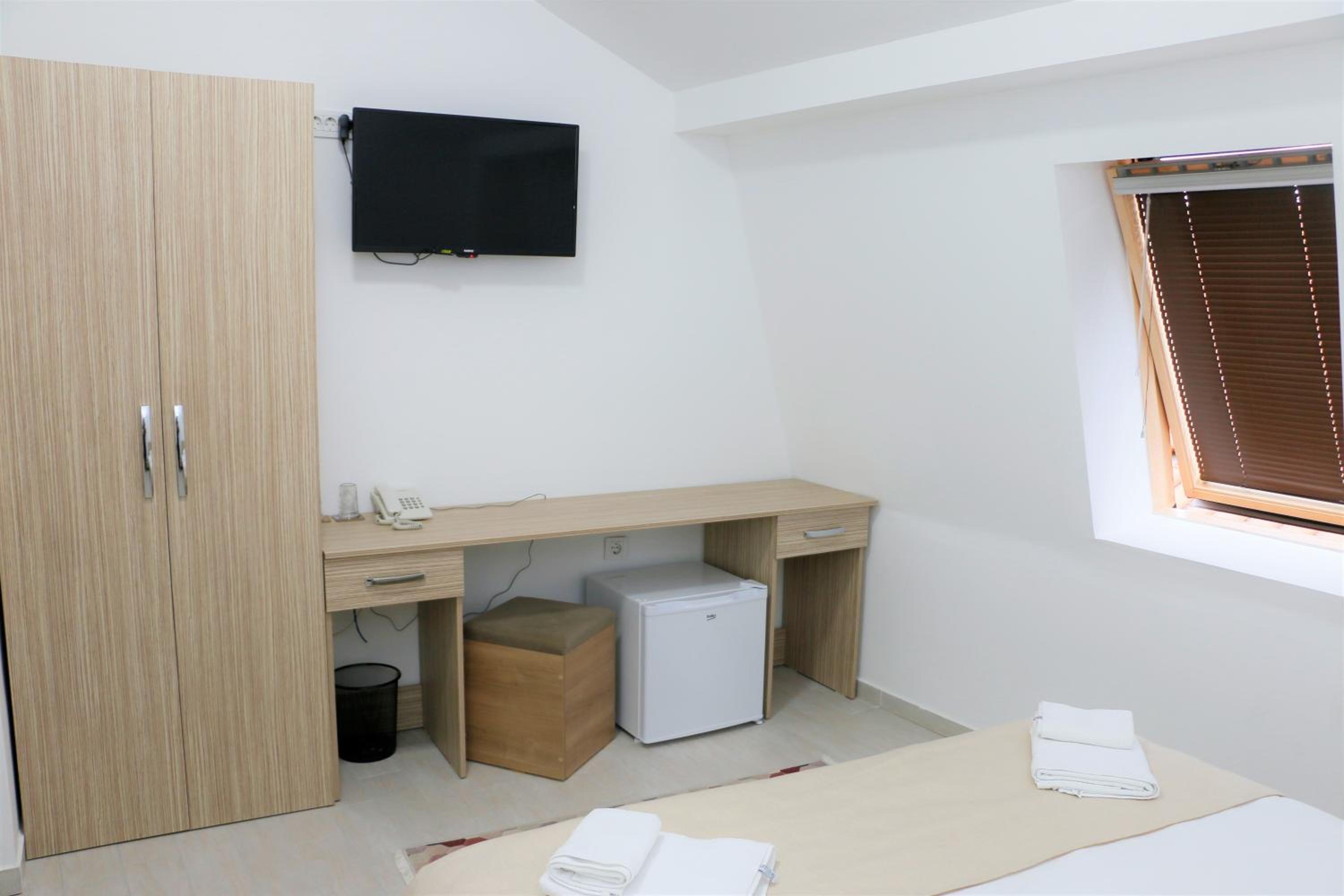 Deluxe King Room photo 3