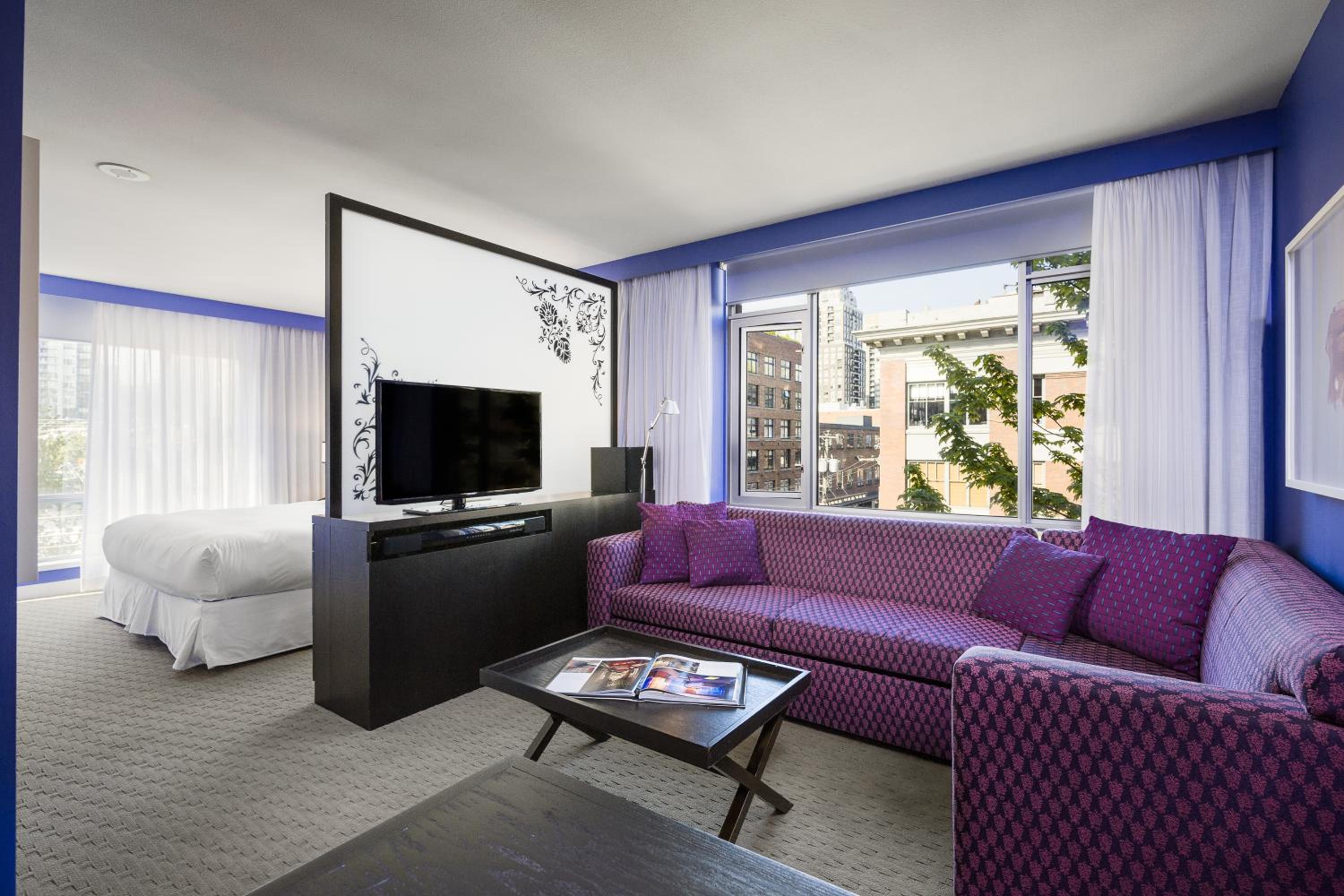 Executive Suite - Photo 5