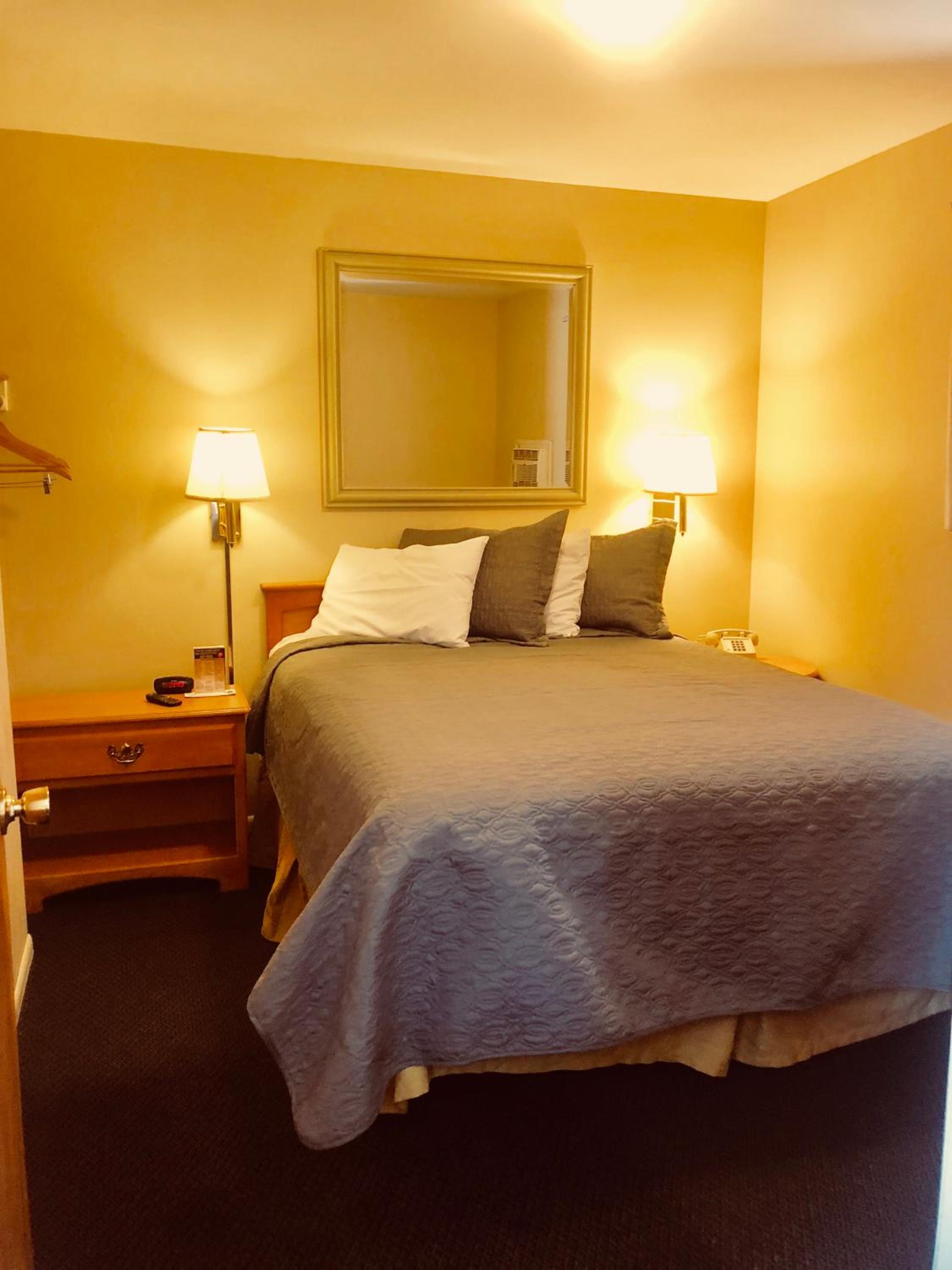 Deluxe Triple Room - Photo 10