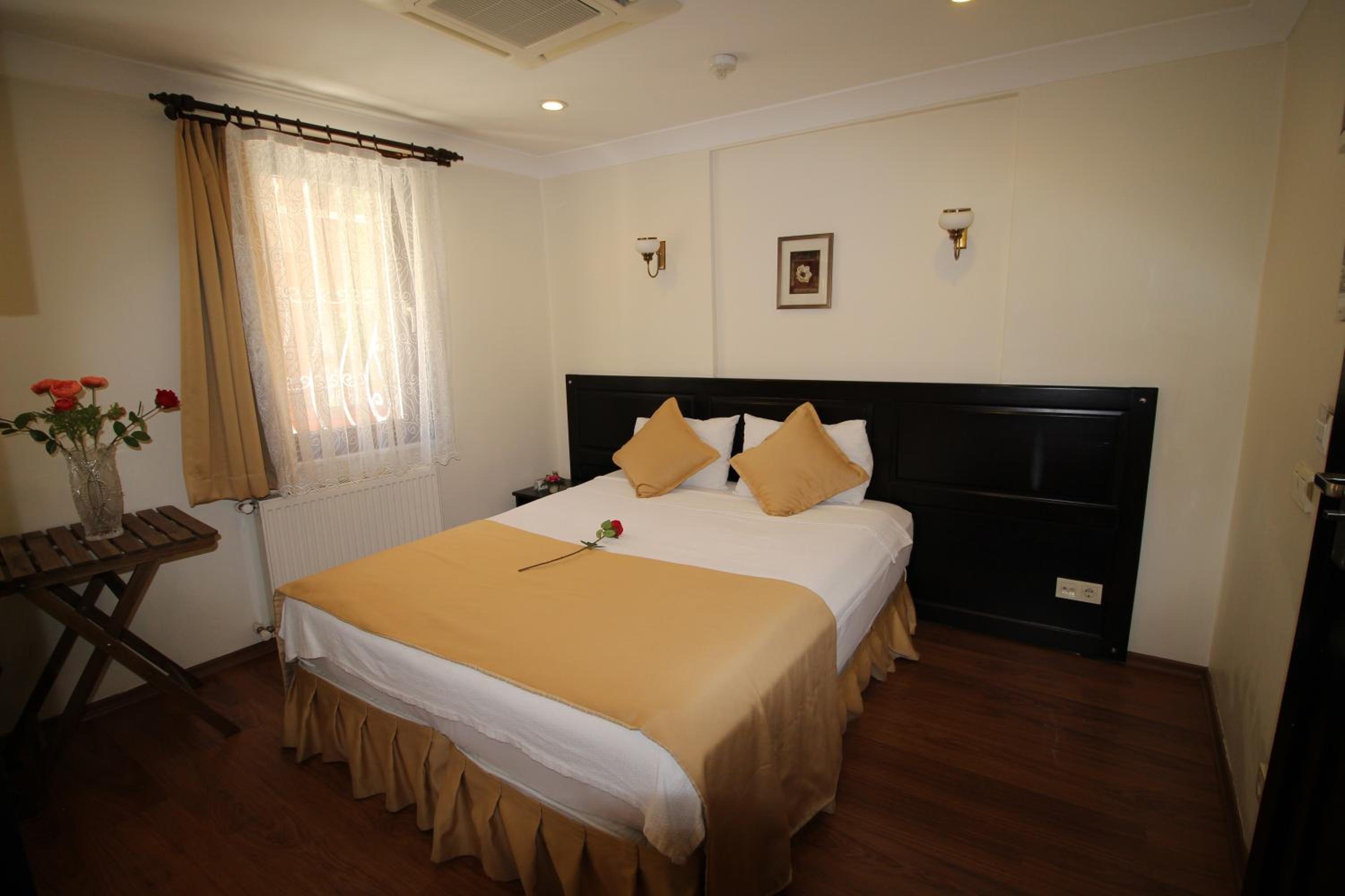 Standard Double or Twin Room photo 2