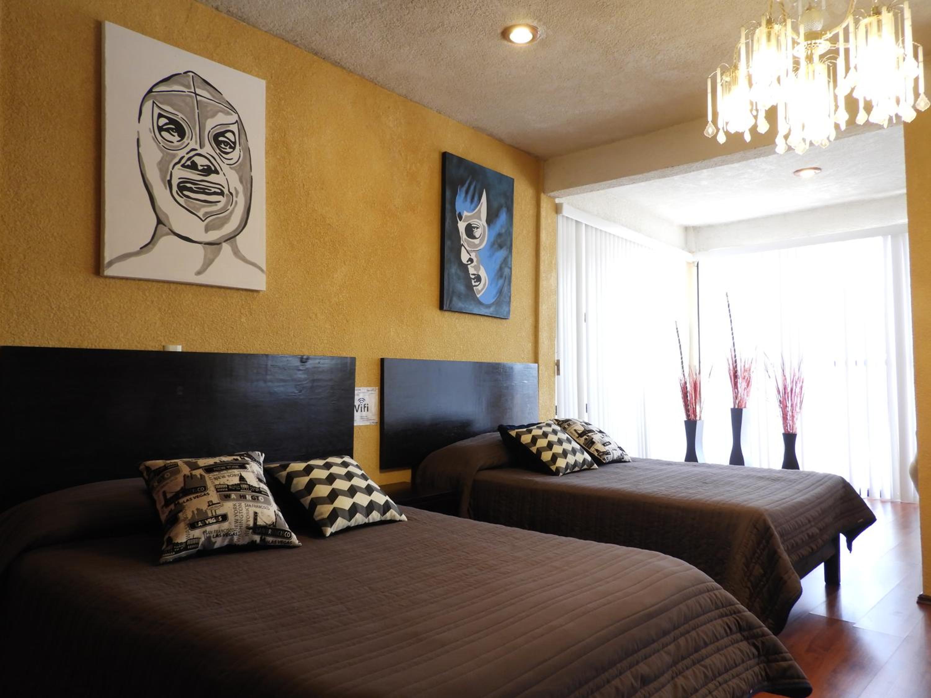 Suite with City View - Photo 10