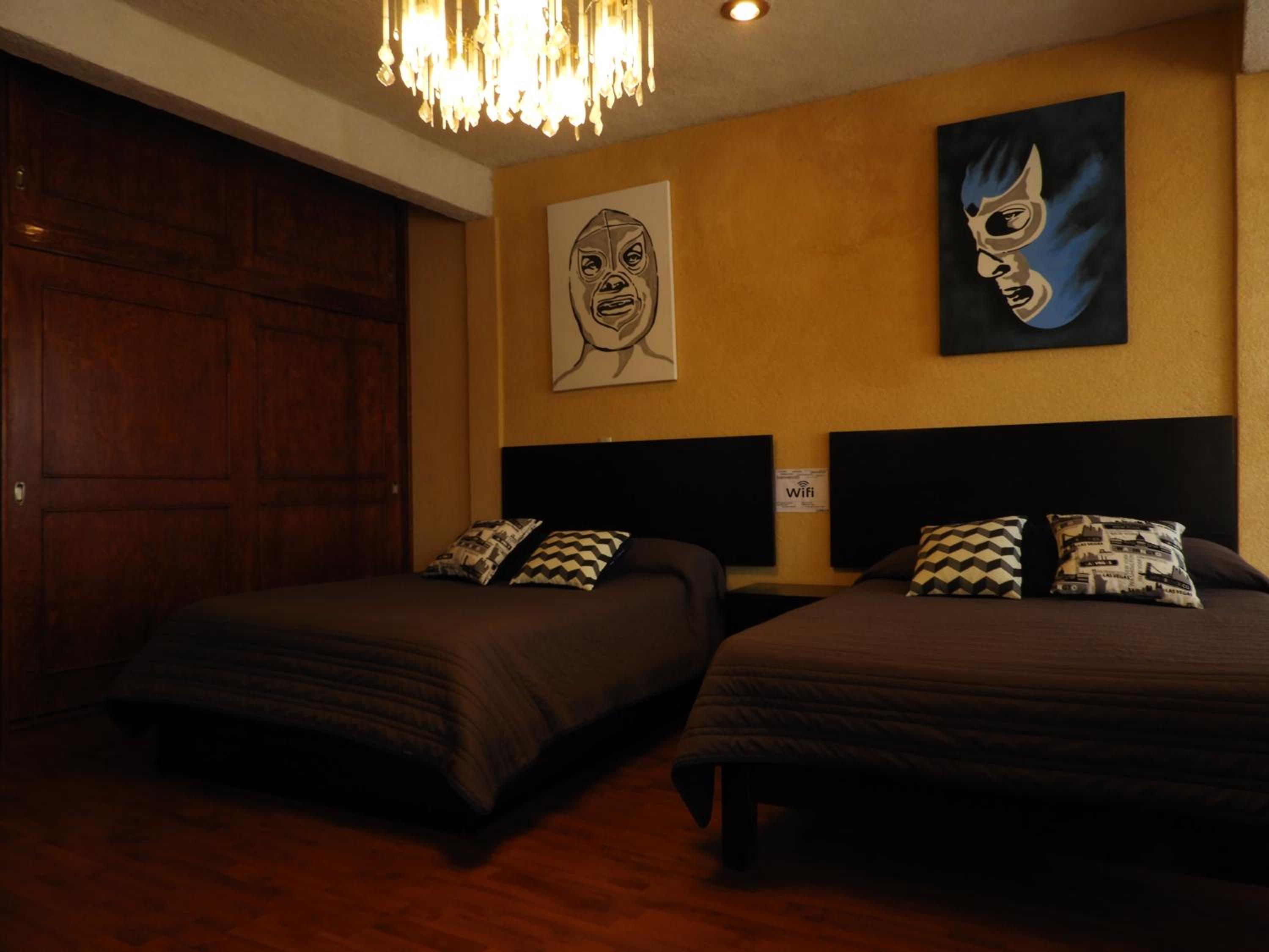 Suite with City View - Photo 9