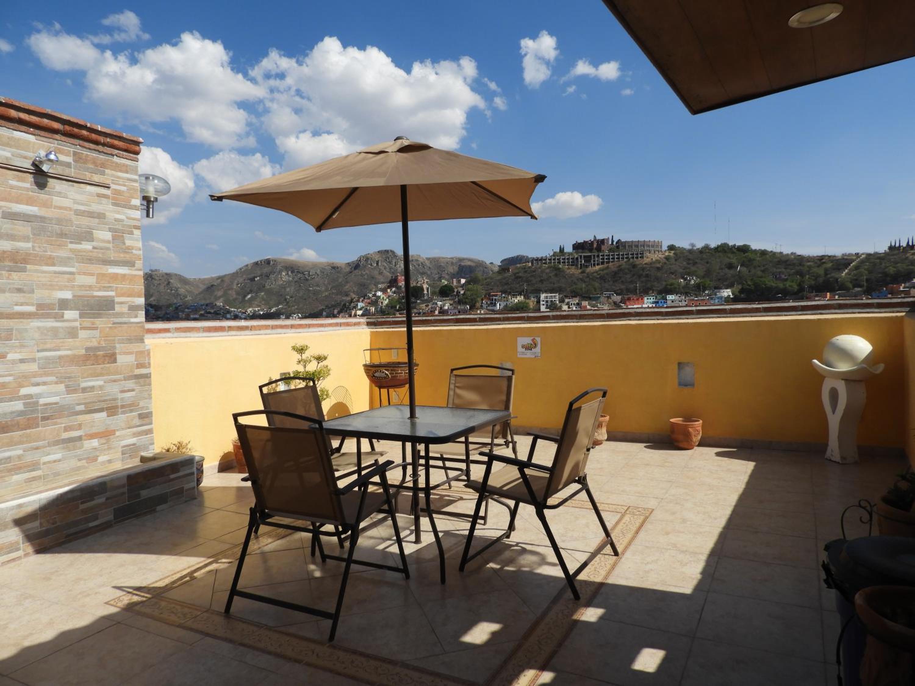Suite with City View - Photo 24