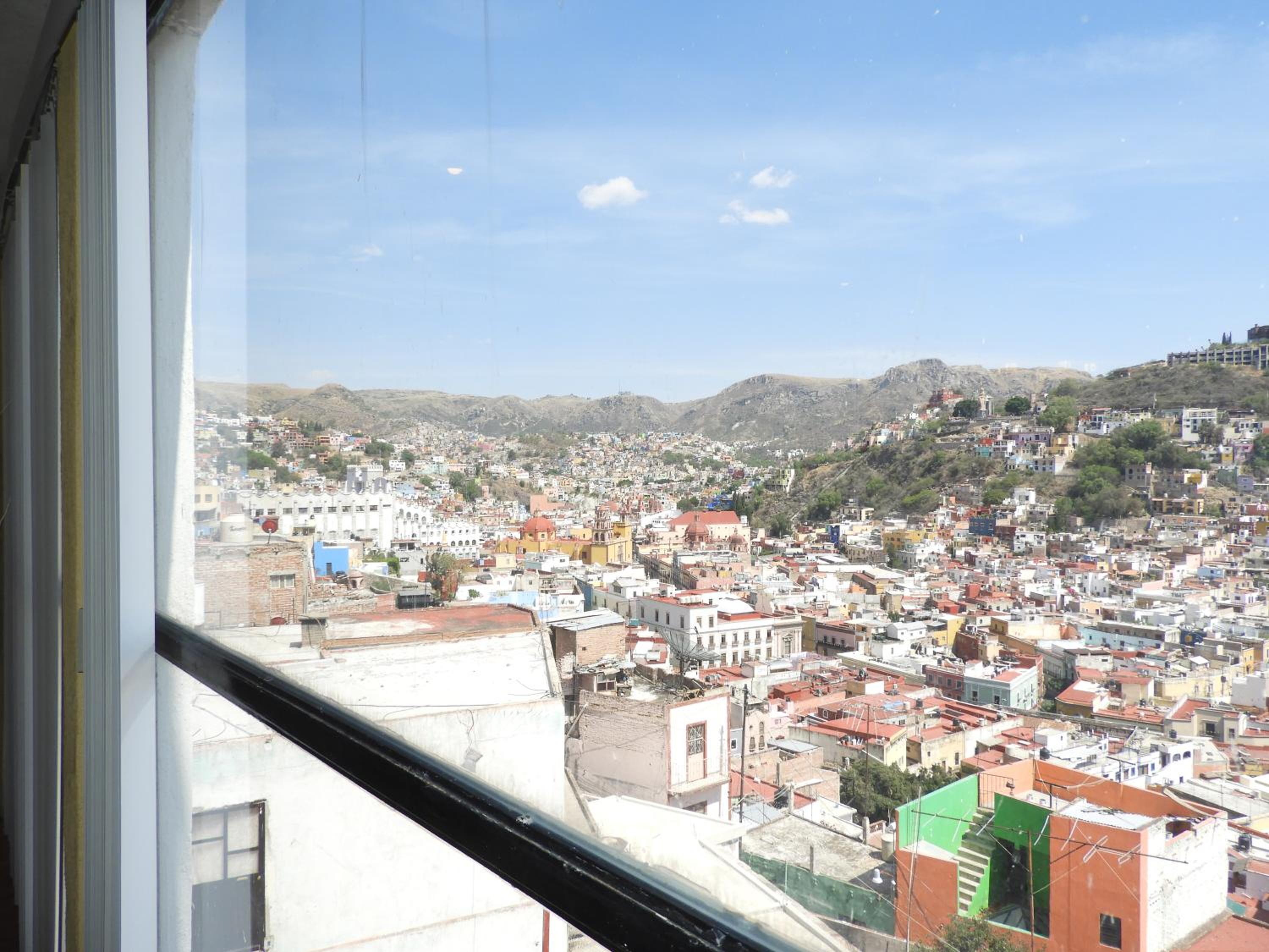 Suite with City View - Photo 14
