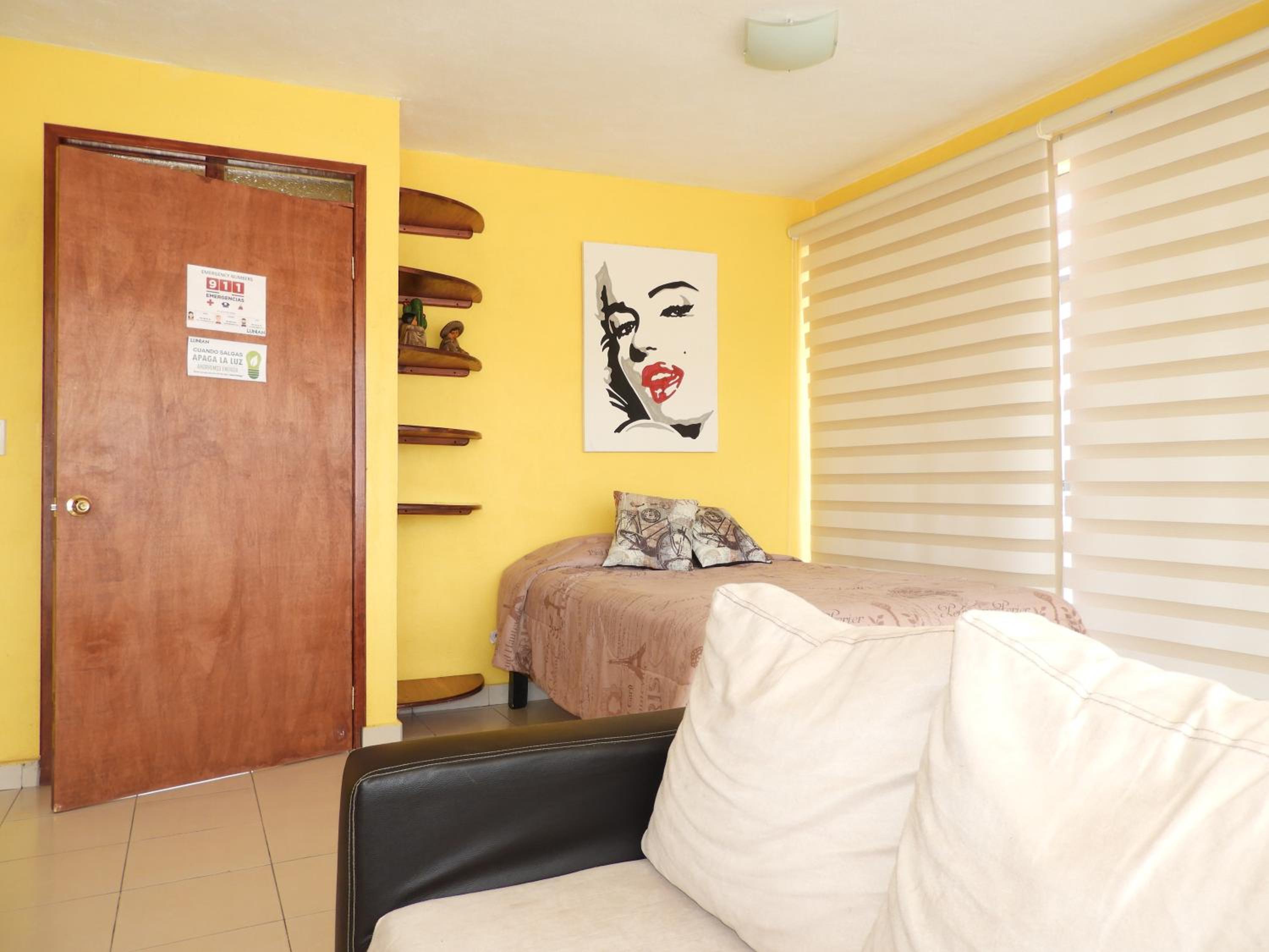 Suite with Balcony - Photo 18