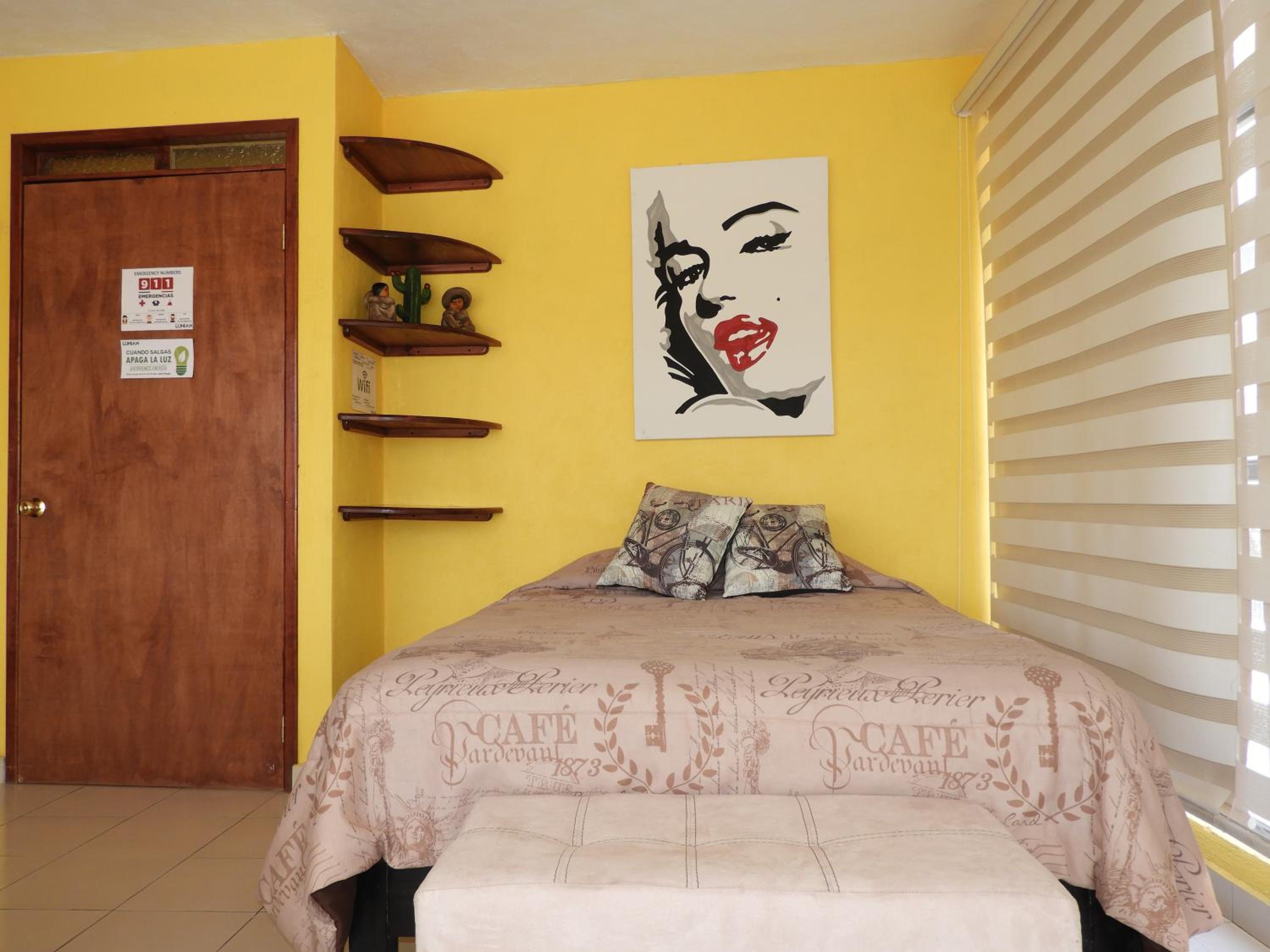 Suite with Balcony - Photo 7