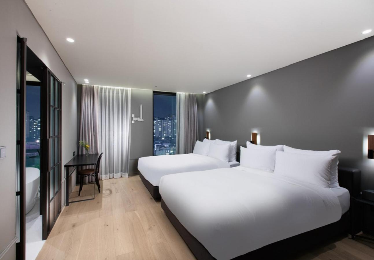 Premier Twin Room