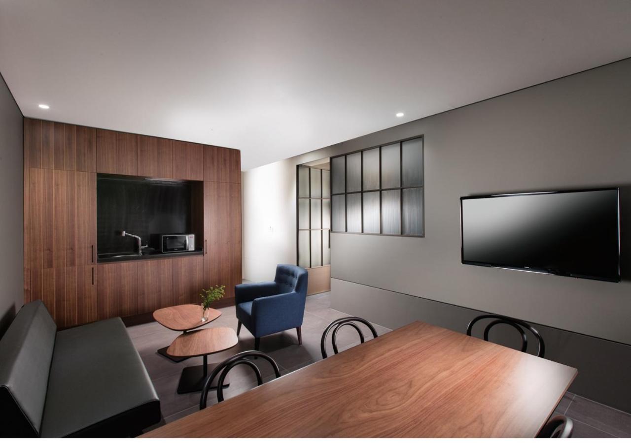 [Kids PKG]Marine Suites Room with Swimming Pool Ticket 1 Time Use , 2 Tickets for Kids Cafe and Breakfast for 4