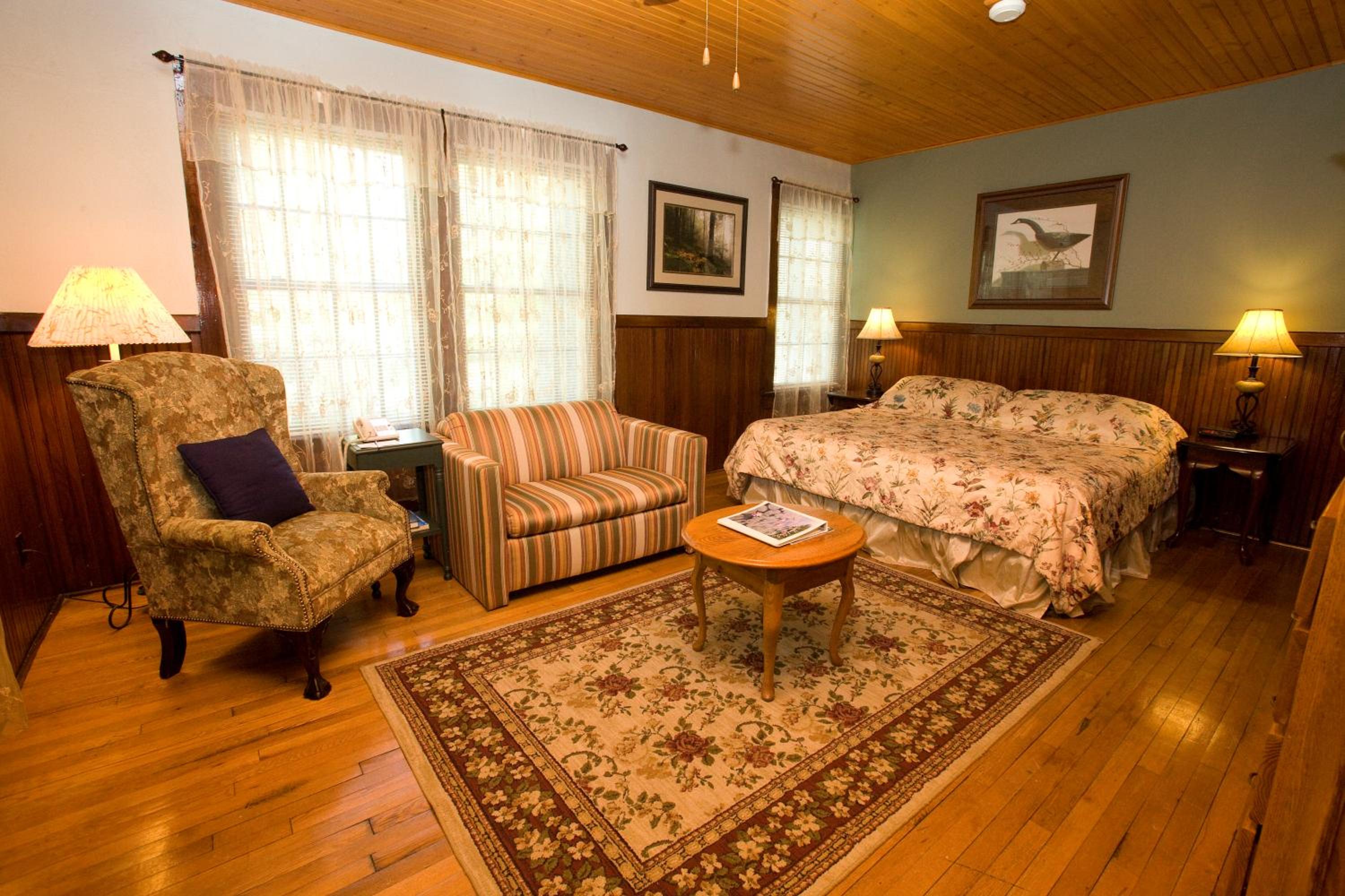 Lodge Room - Photo 8
