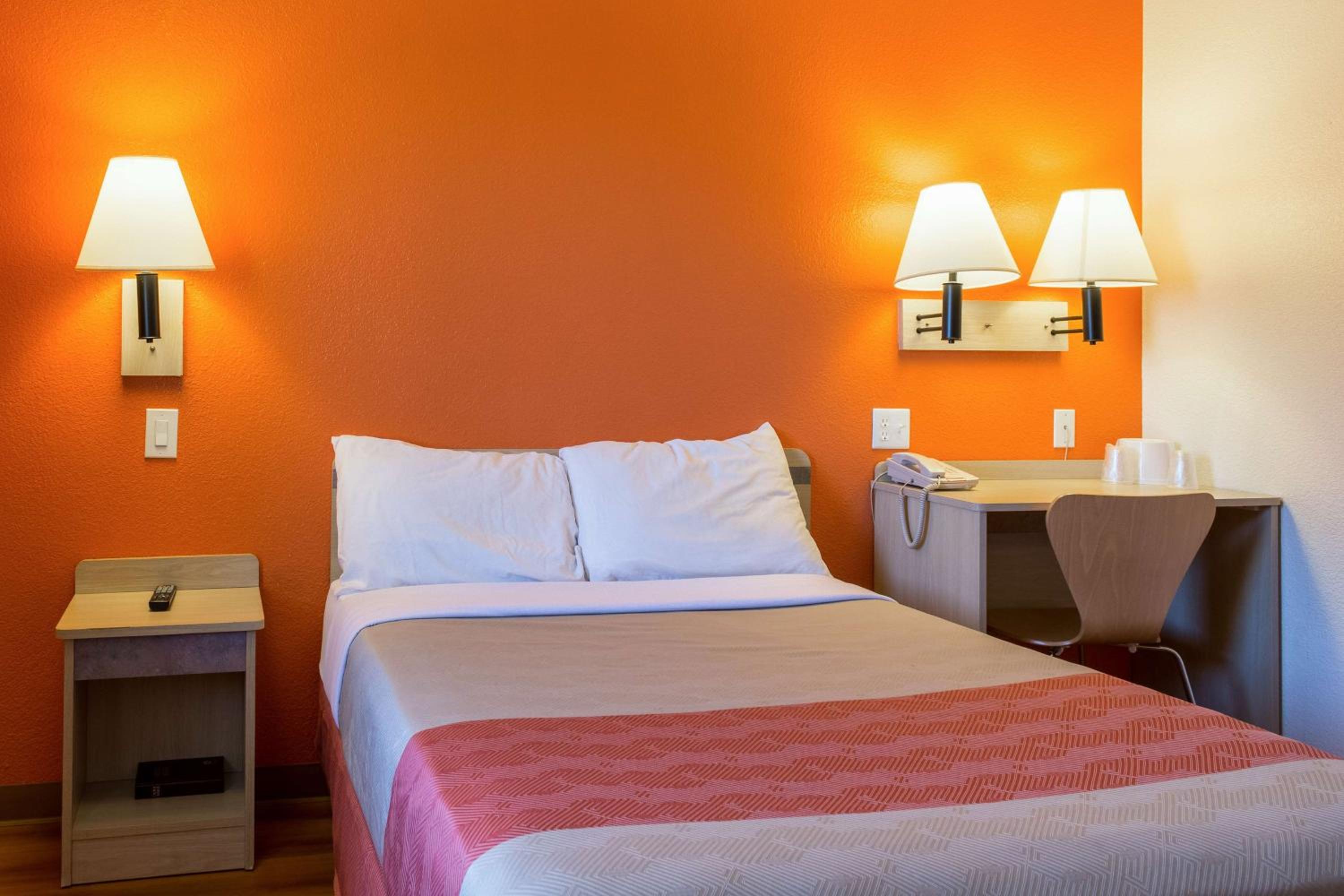 Double Room - Disability Access - Roll In Shower