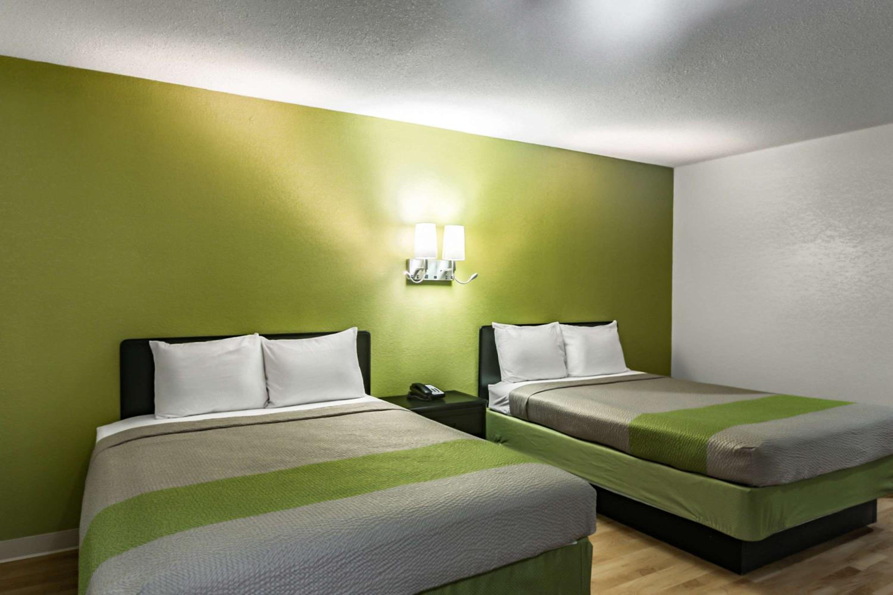 Quadruple Room - Disability Access - Non-Smoking photo 3