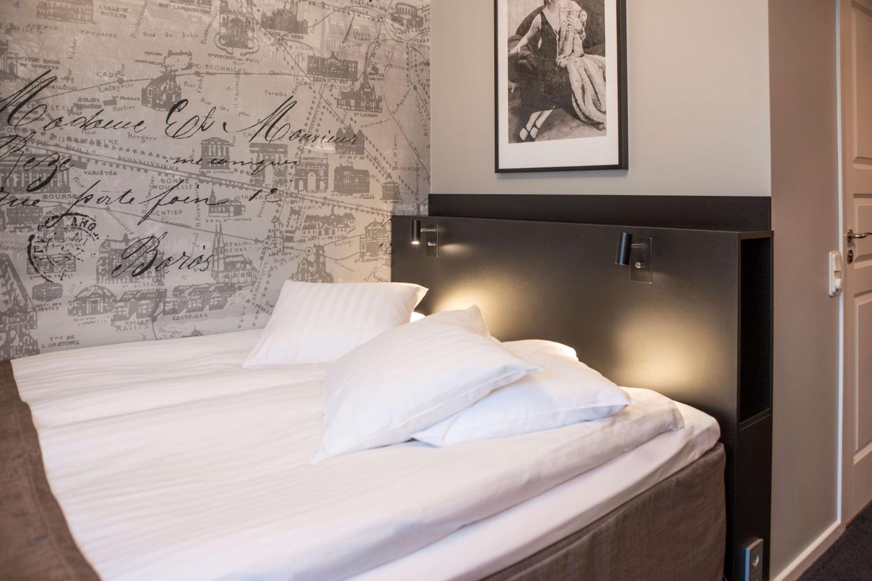 Business Queen Room - Photo 1