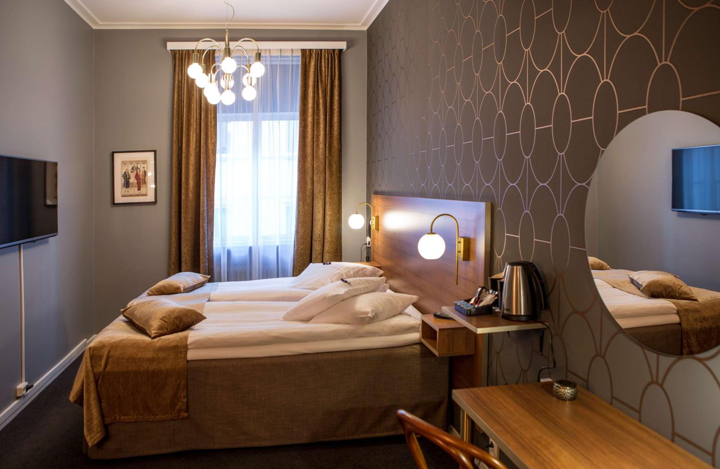Standard Twin Room - Photo 1