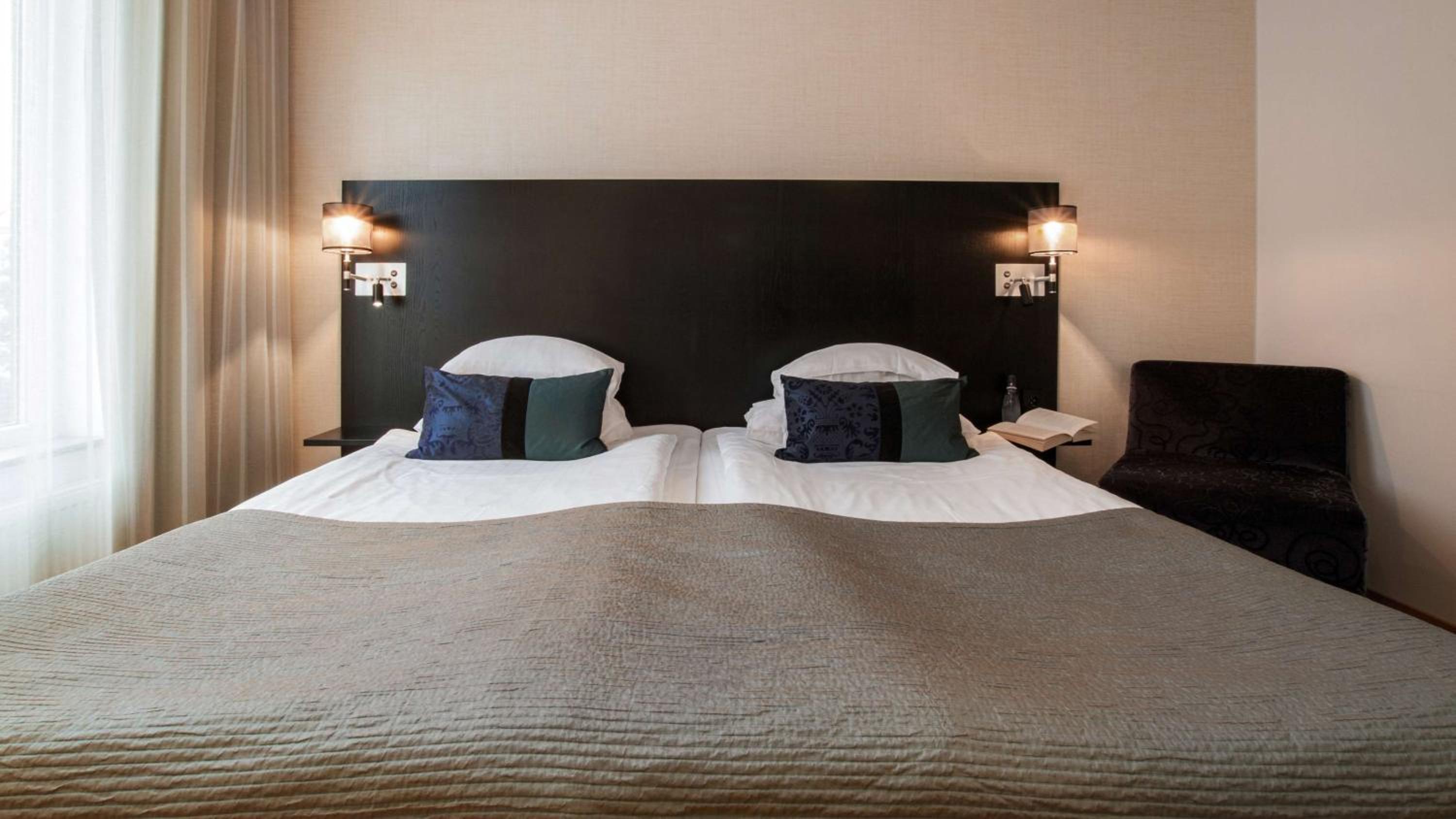 Standard Twin Room - Photo 1