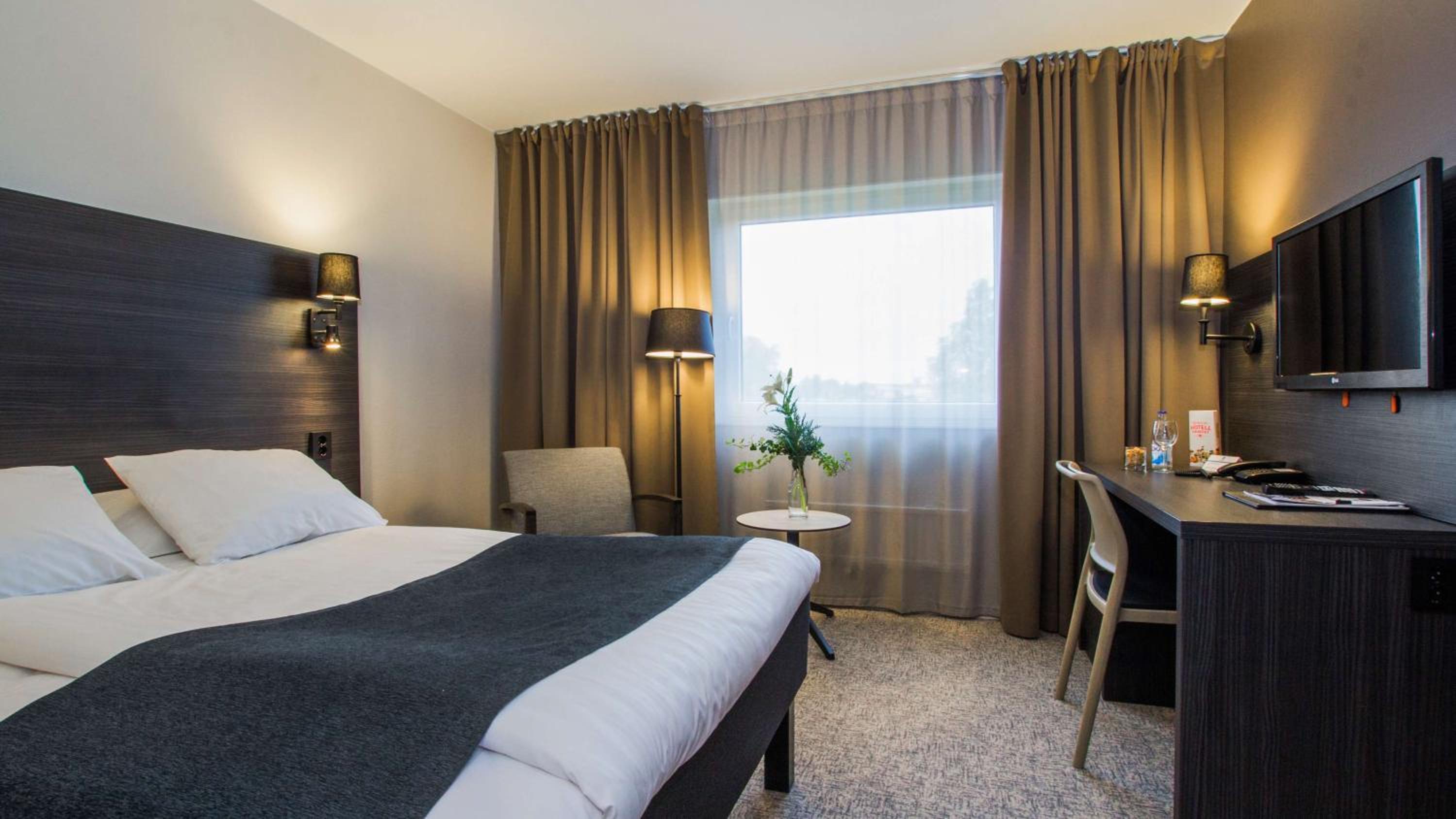 Standard Twin Room - Photo 7