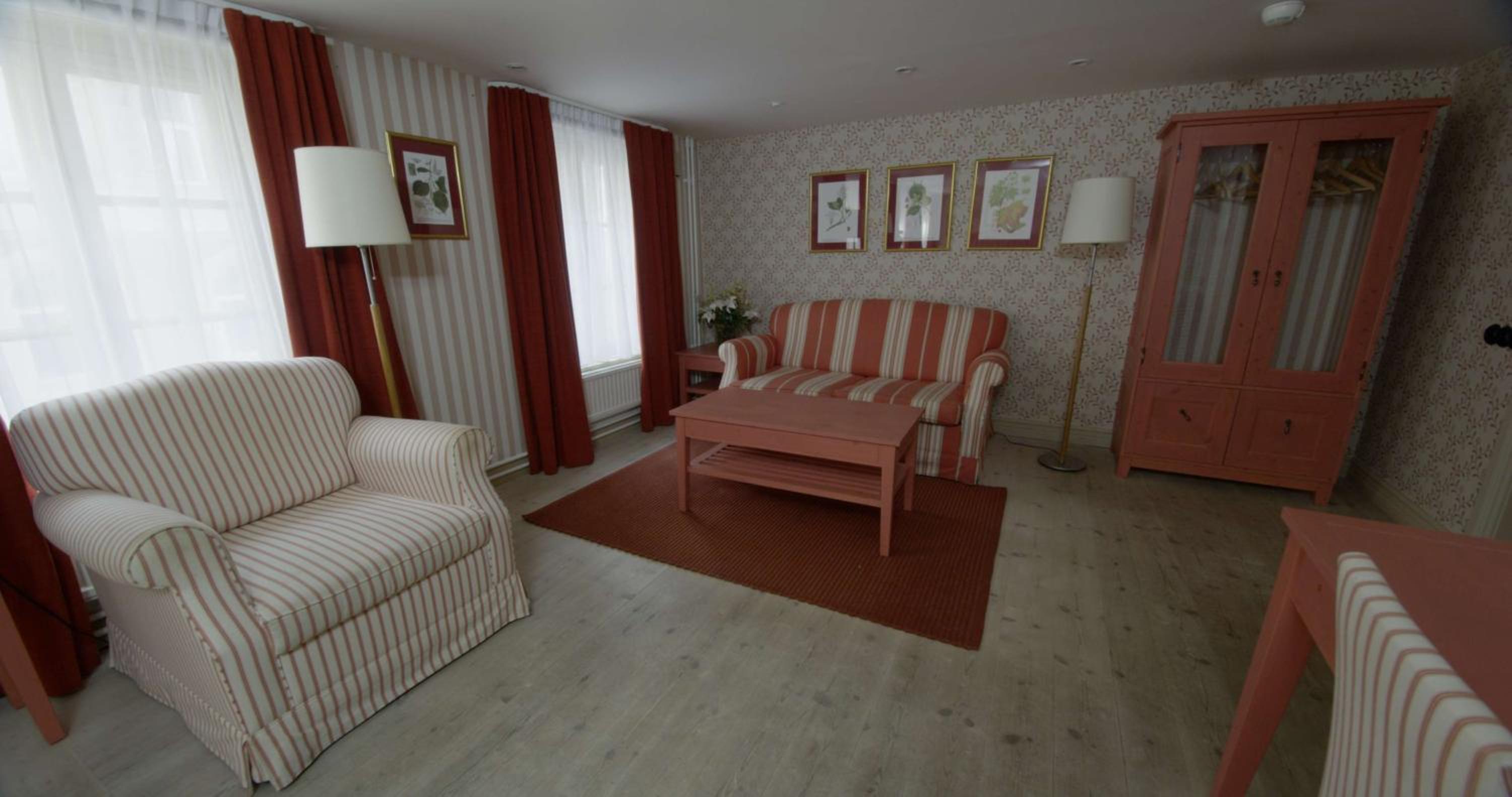 Twin Room with Sofa Bed - Non-Smoking - Photo 2