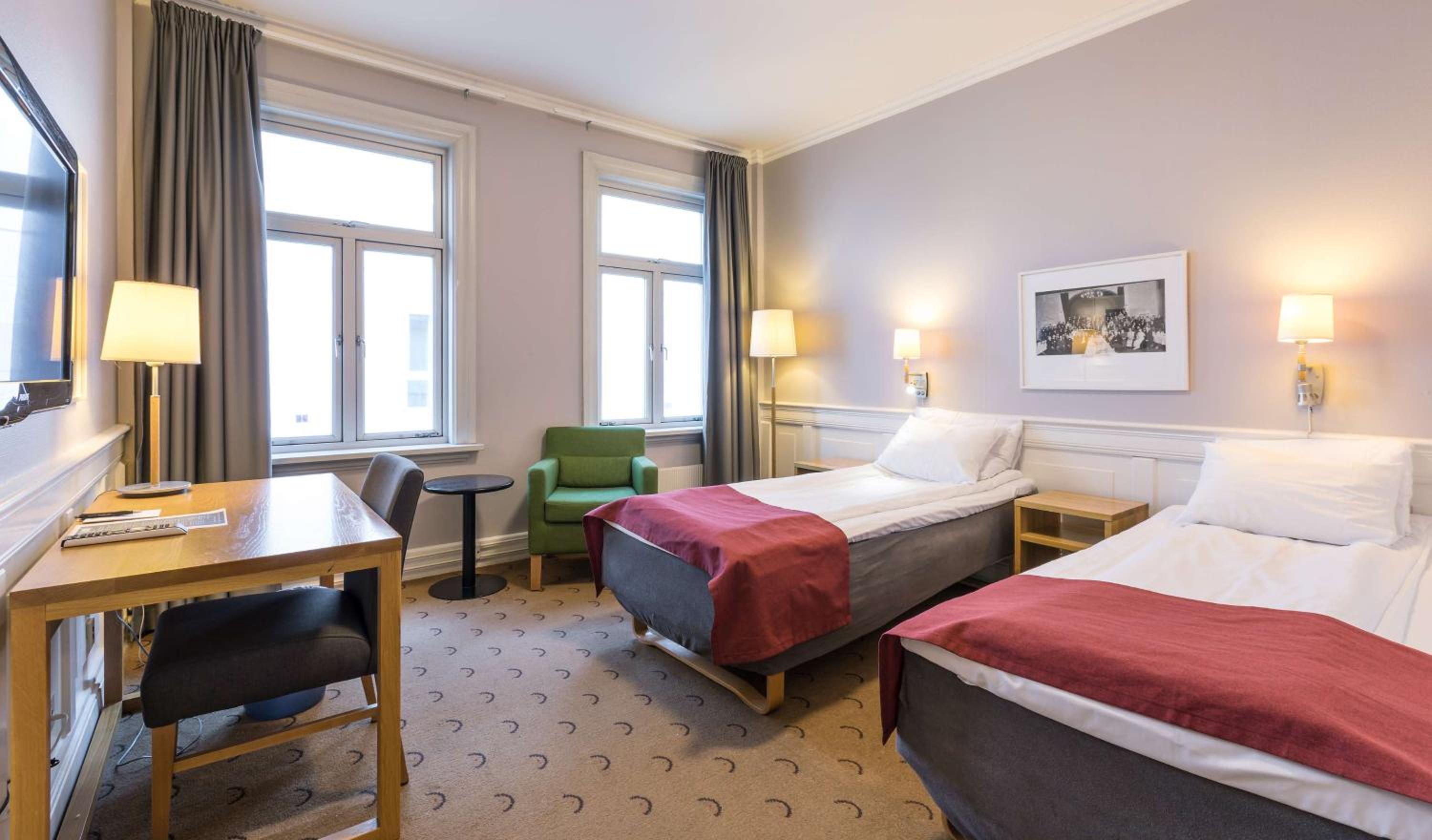 Standard Twin Room - Photo 7