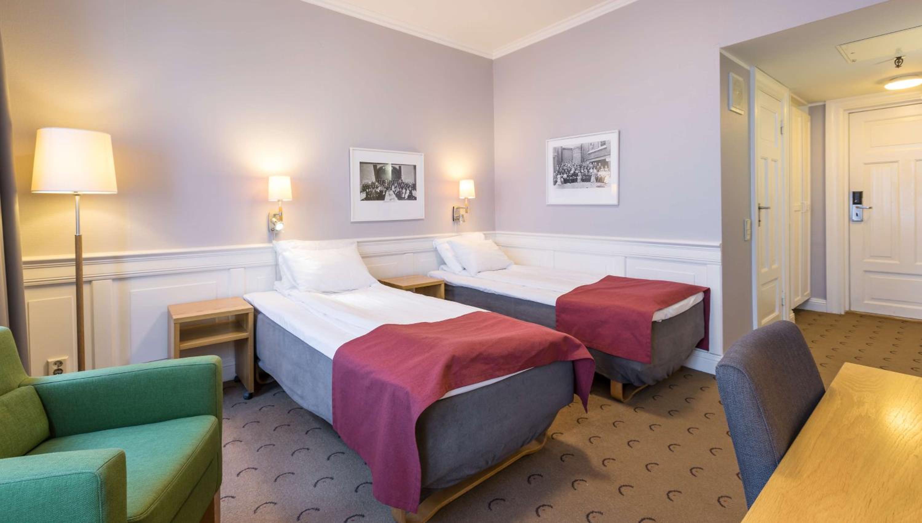 Standard Twin Room - Photo 8