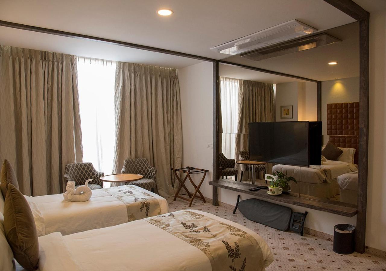 Deluxe Room - Photo 7