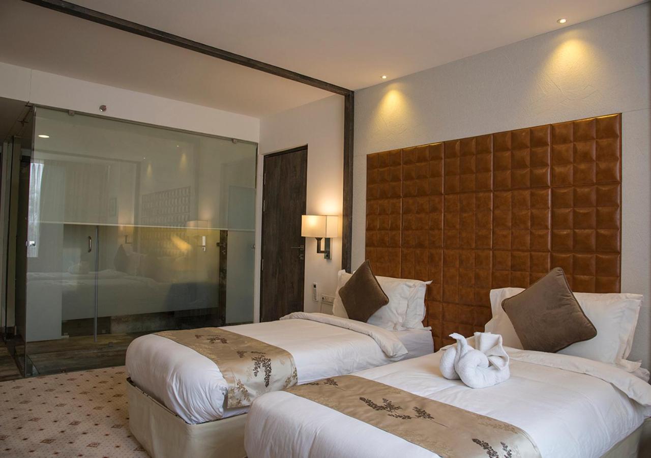 Deluxe Room - Photo 8