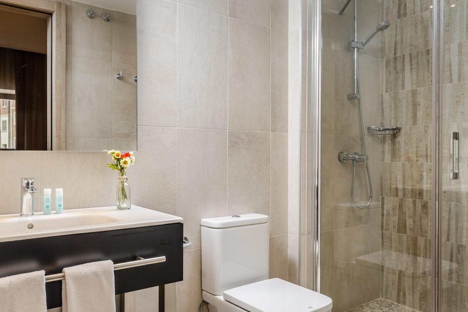 Triple Room - Photo 9