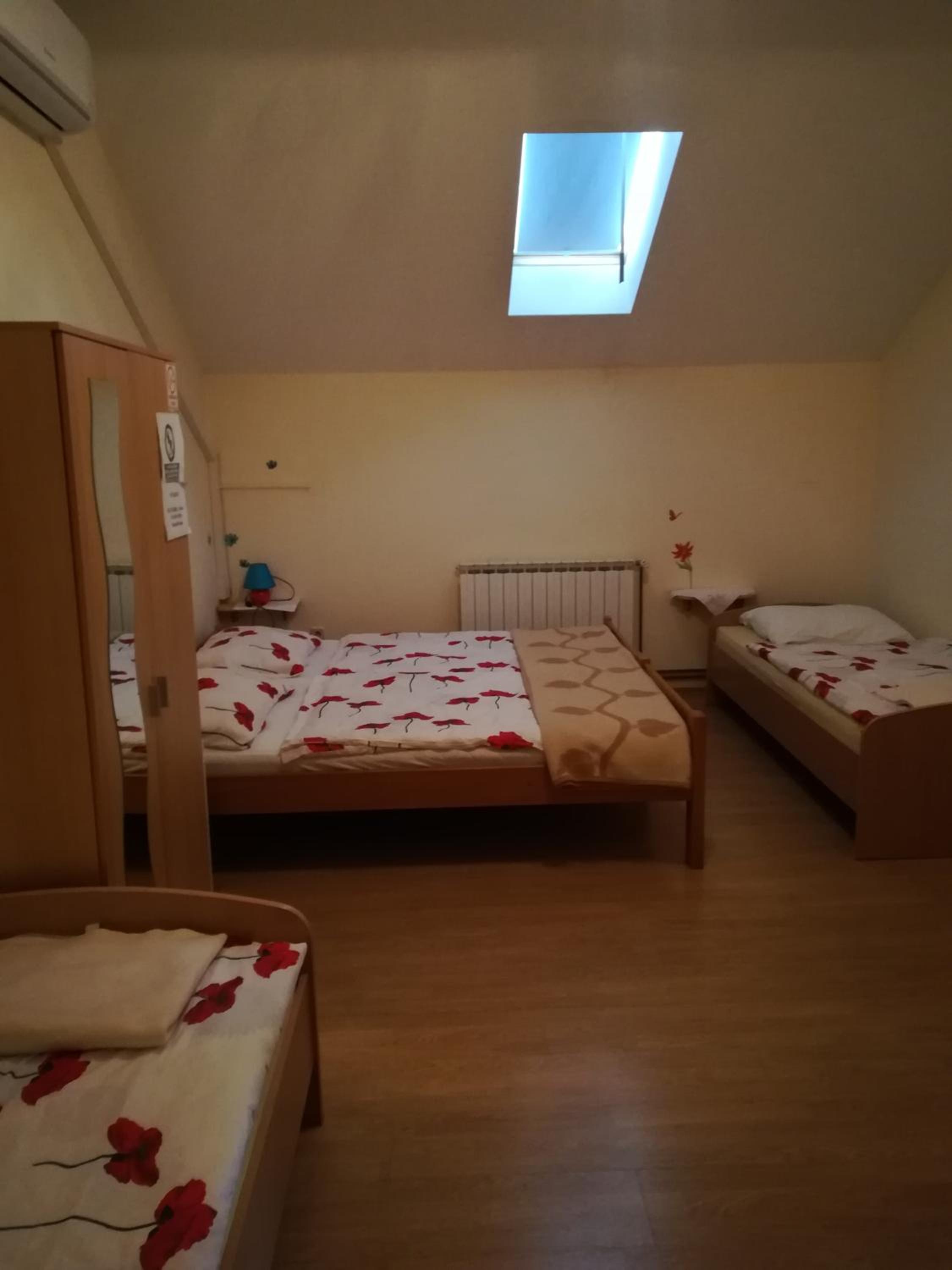 Quadruple Room - Photo 6