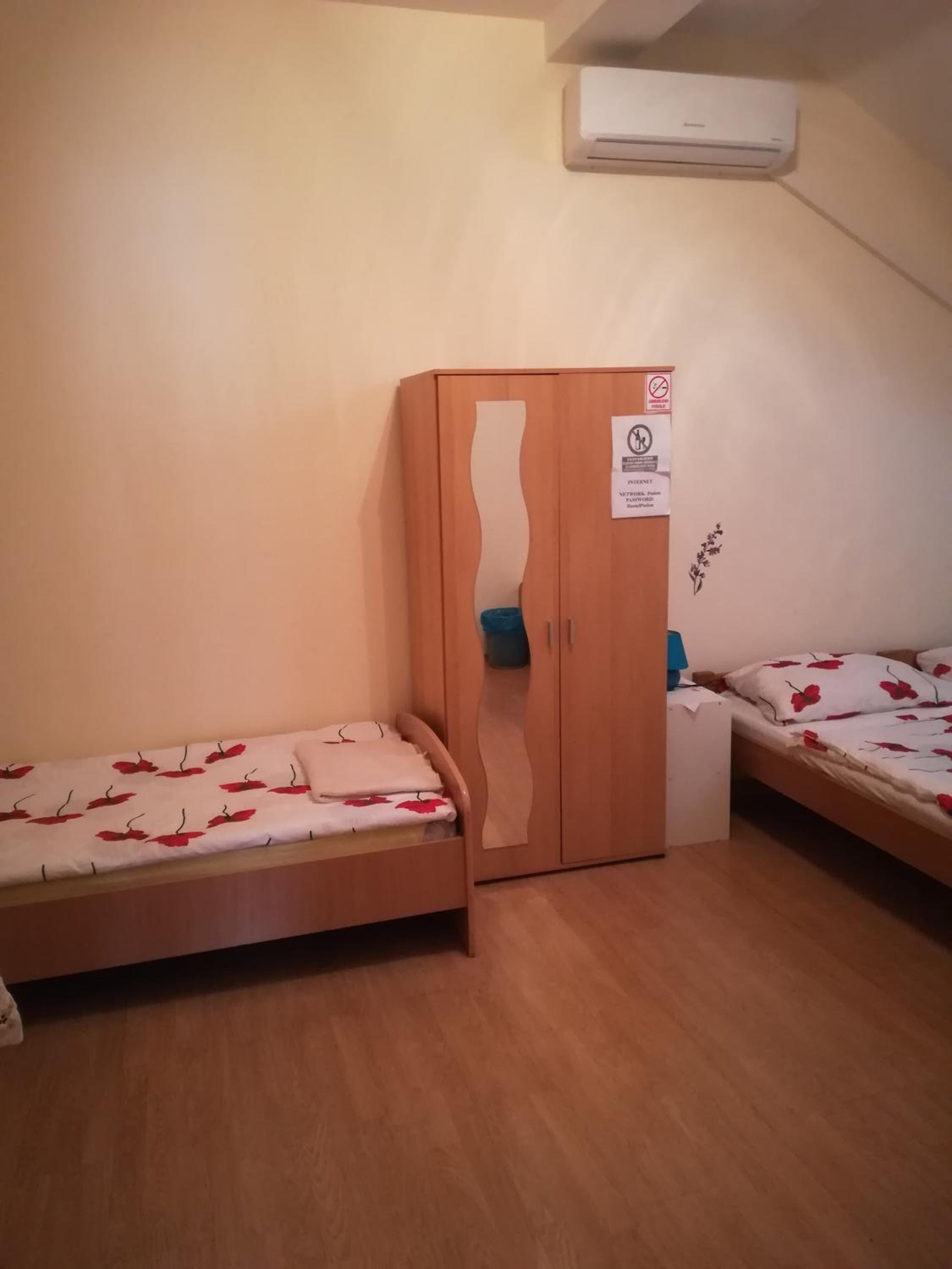 Quadruple Room - Photo 7