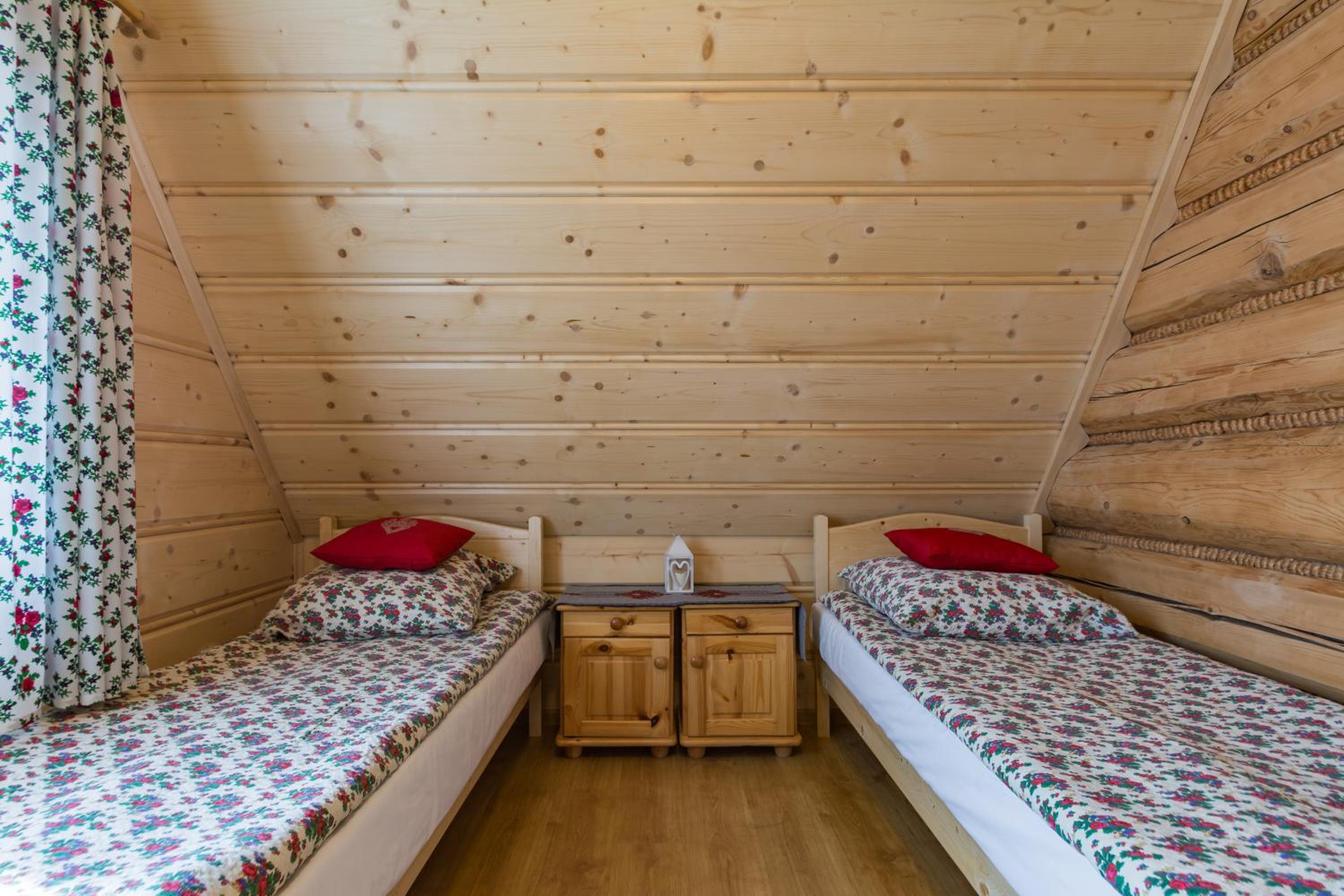 Double or Twin Room with Private Bathroom - Photo 5