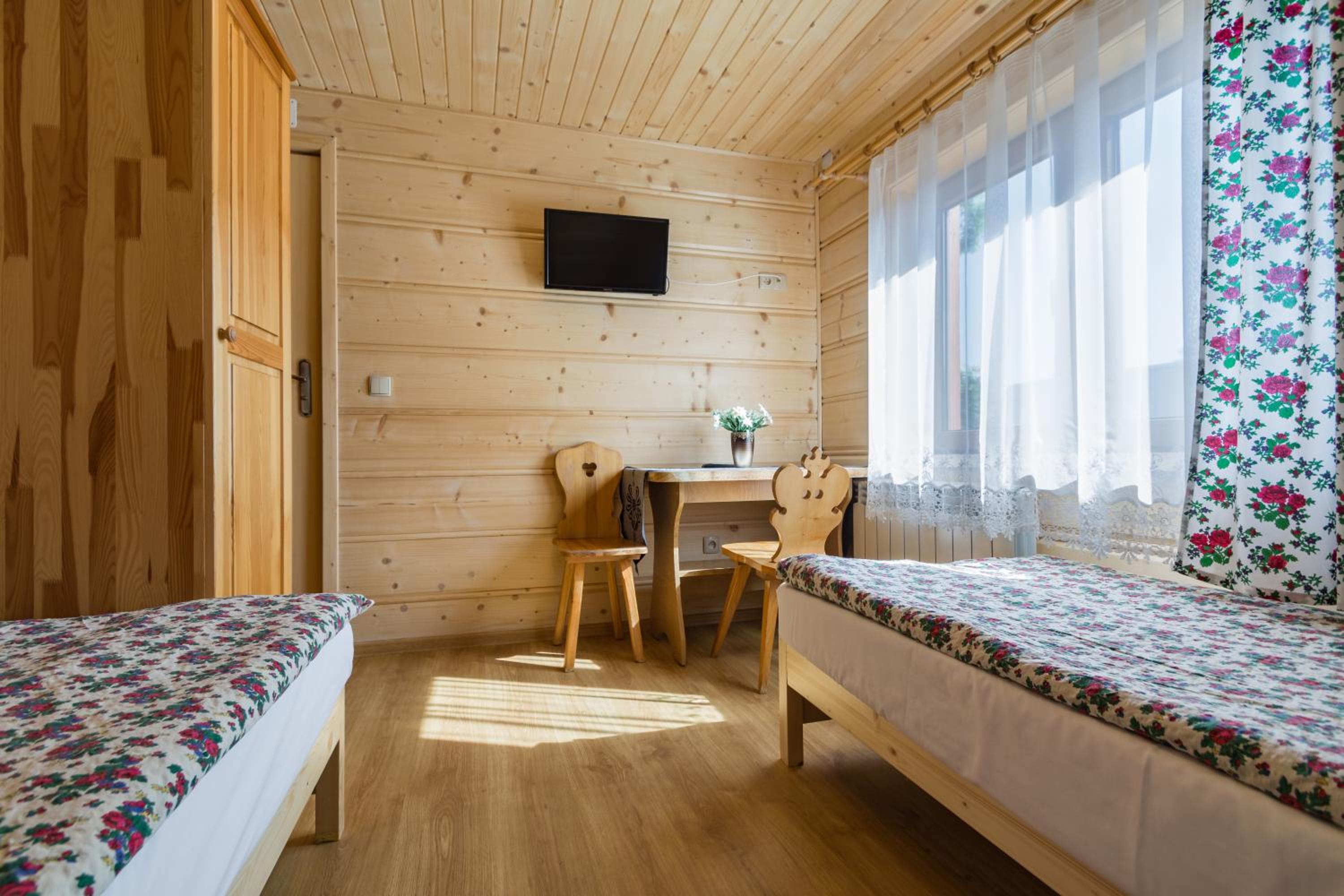 Double or Twin Room with Private Bathroom - Photo 1