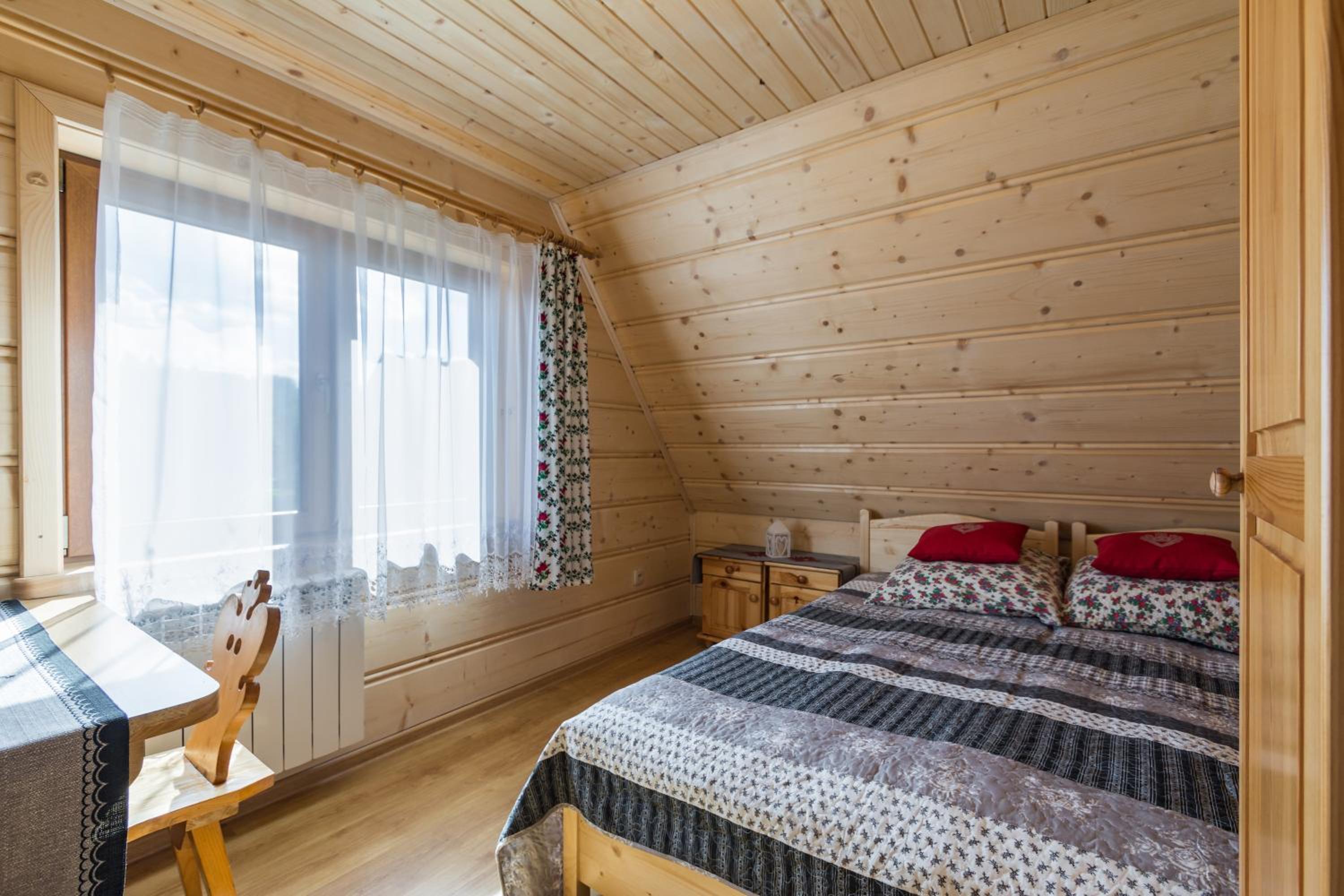 Double or Twin Room with Private Bathroom - Photo 2