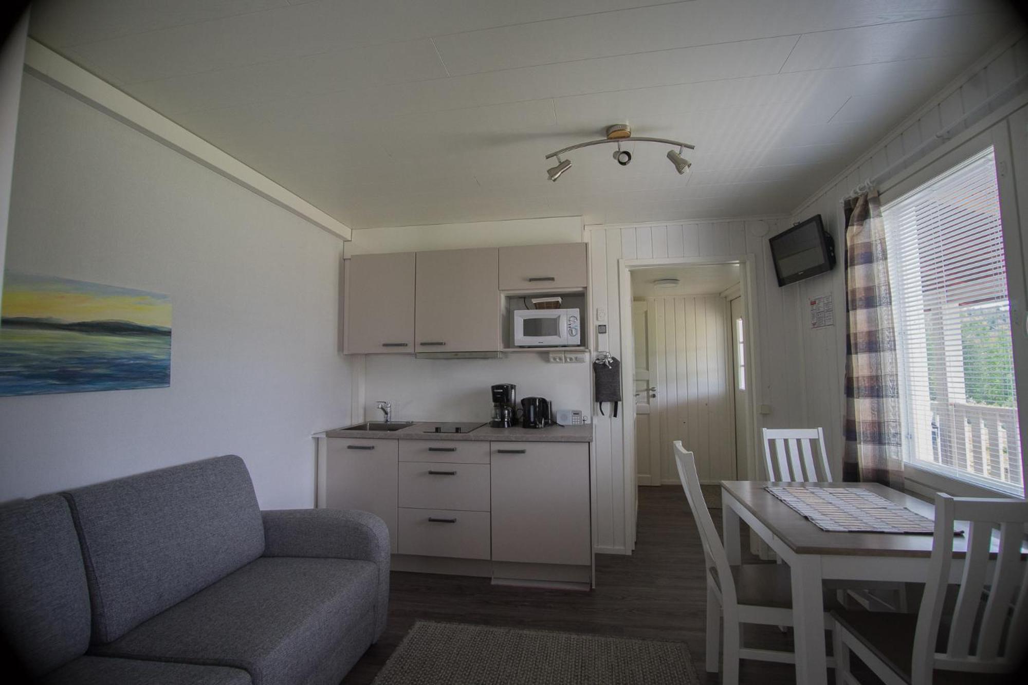 One-Bedroom Apartment - Photo 3