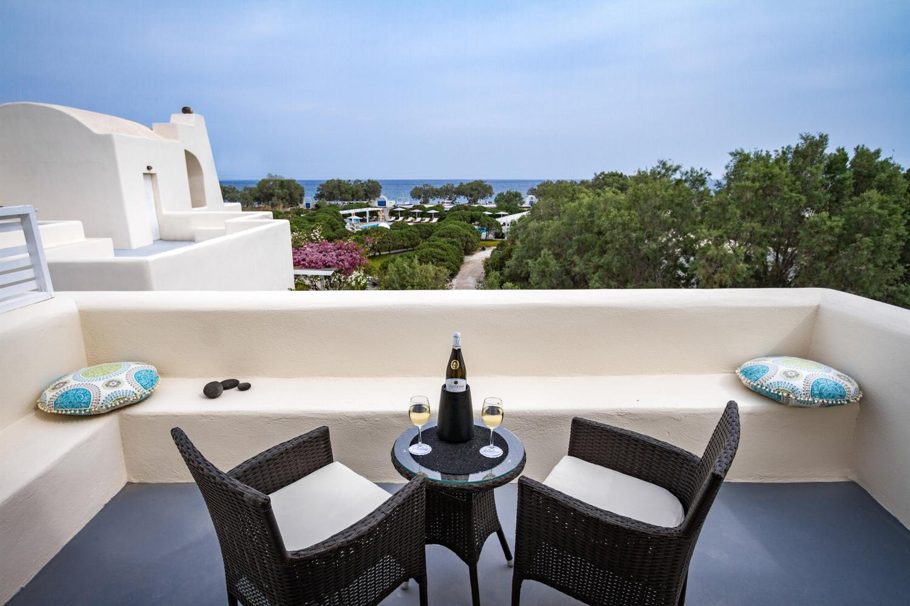 White Suite Panoramic View - Photo 8