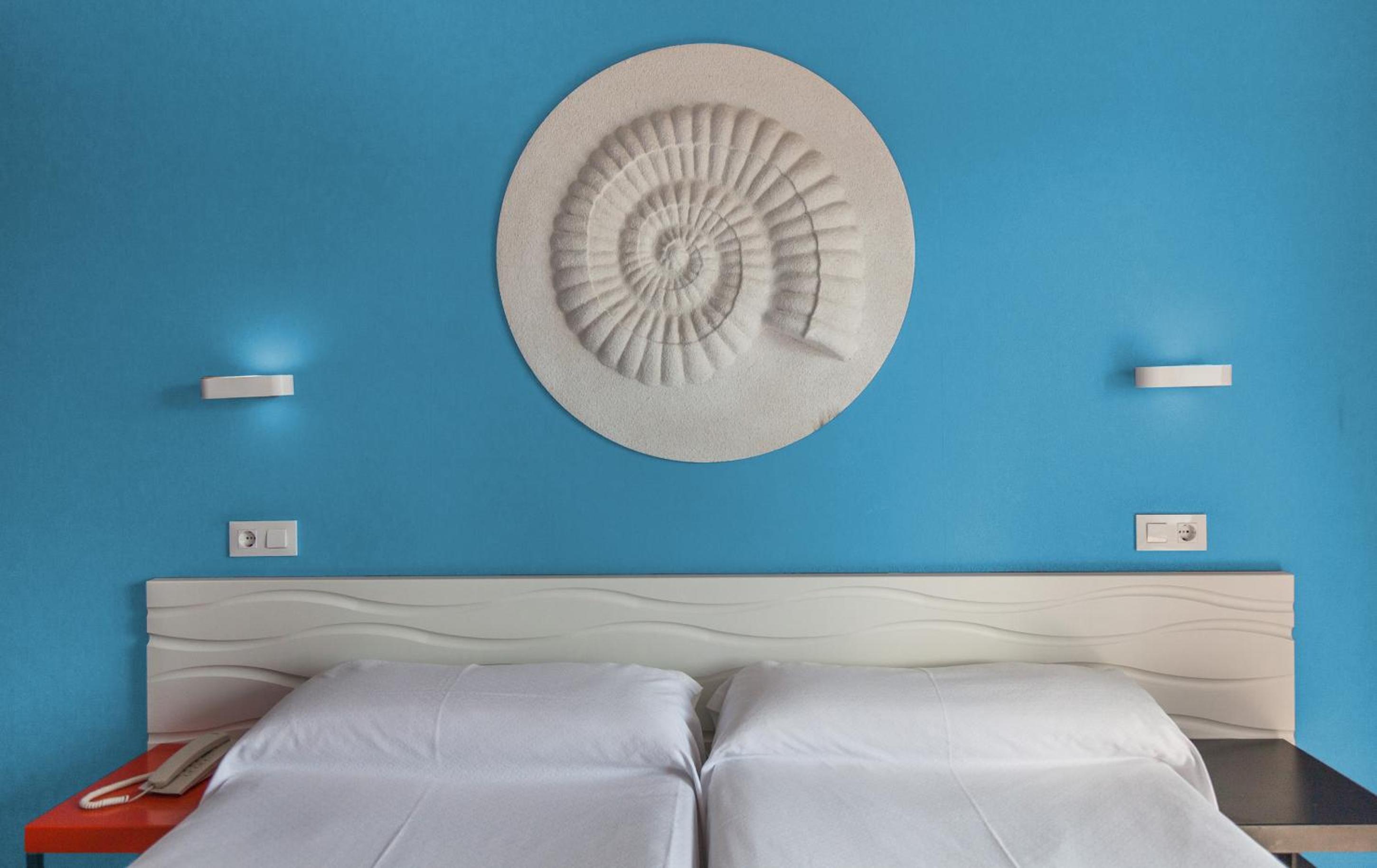 Relax in comfort with stylish bedding.