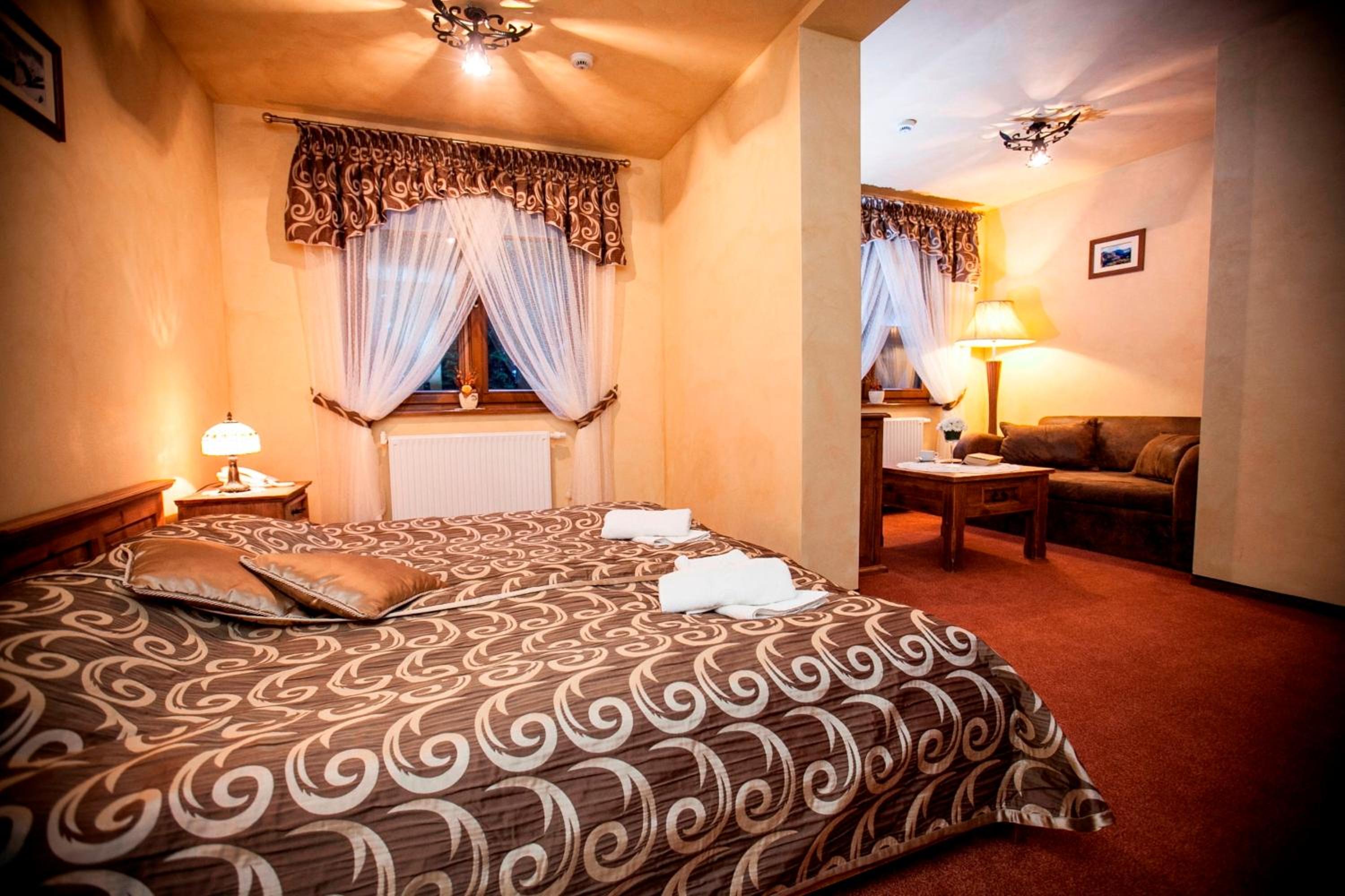 Deluxe Double Room - Photo 12